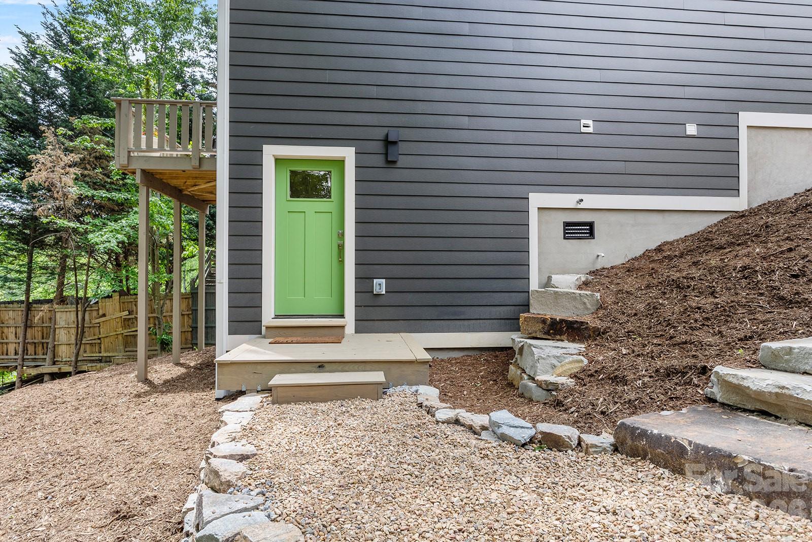 121 Laurel Loop — Asheville