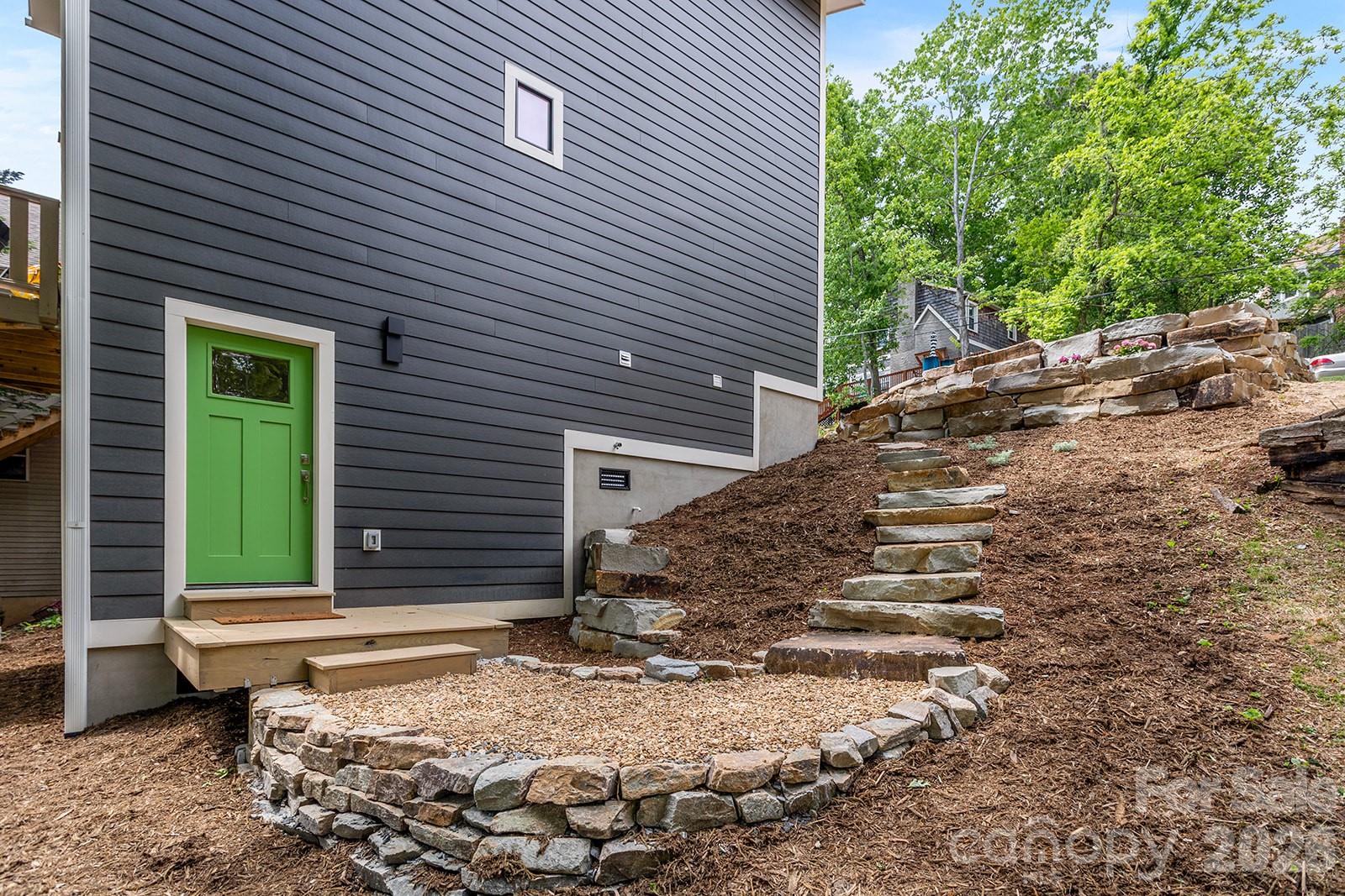121 Laurel Loop — Asheville