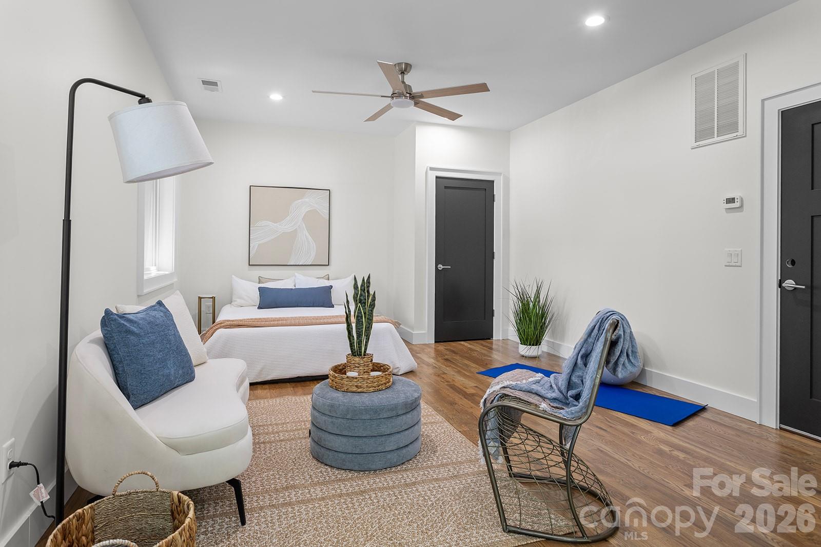 121 Laurel Loop — Asheville