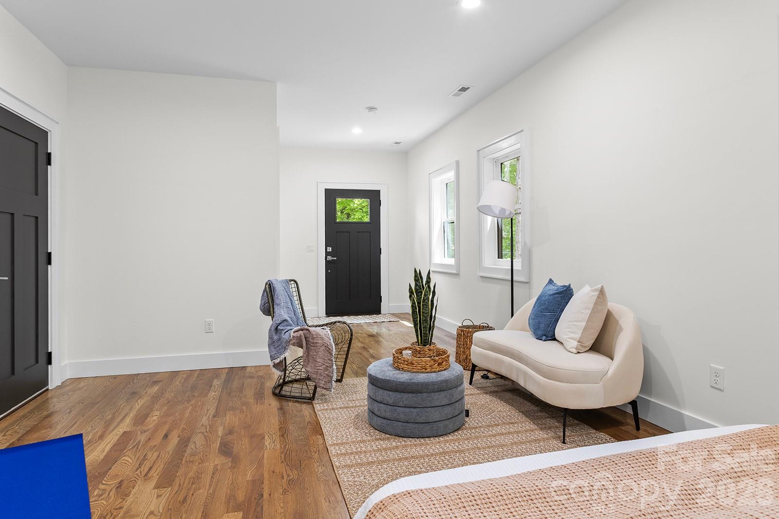 121 Laurel Loop — Asheville
