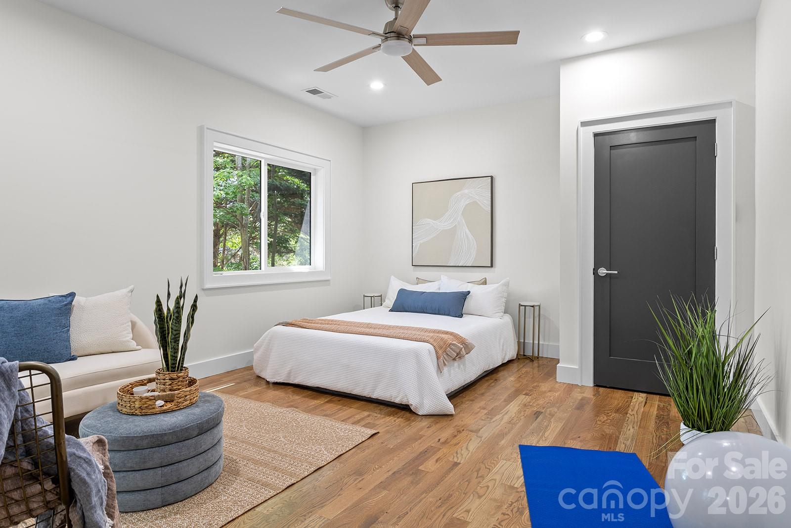 121 Laurel Loop — Asheville