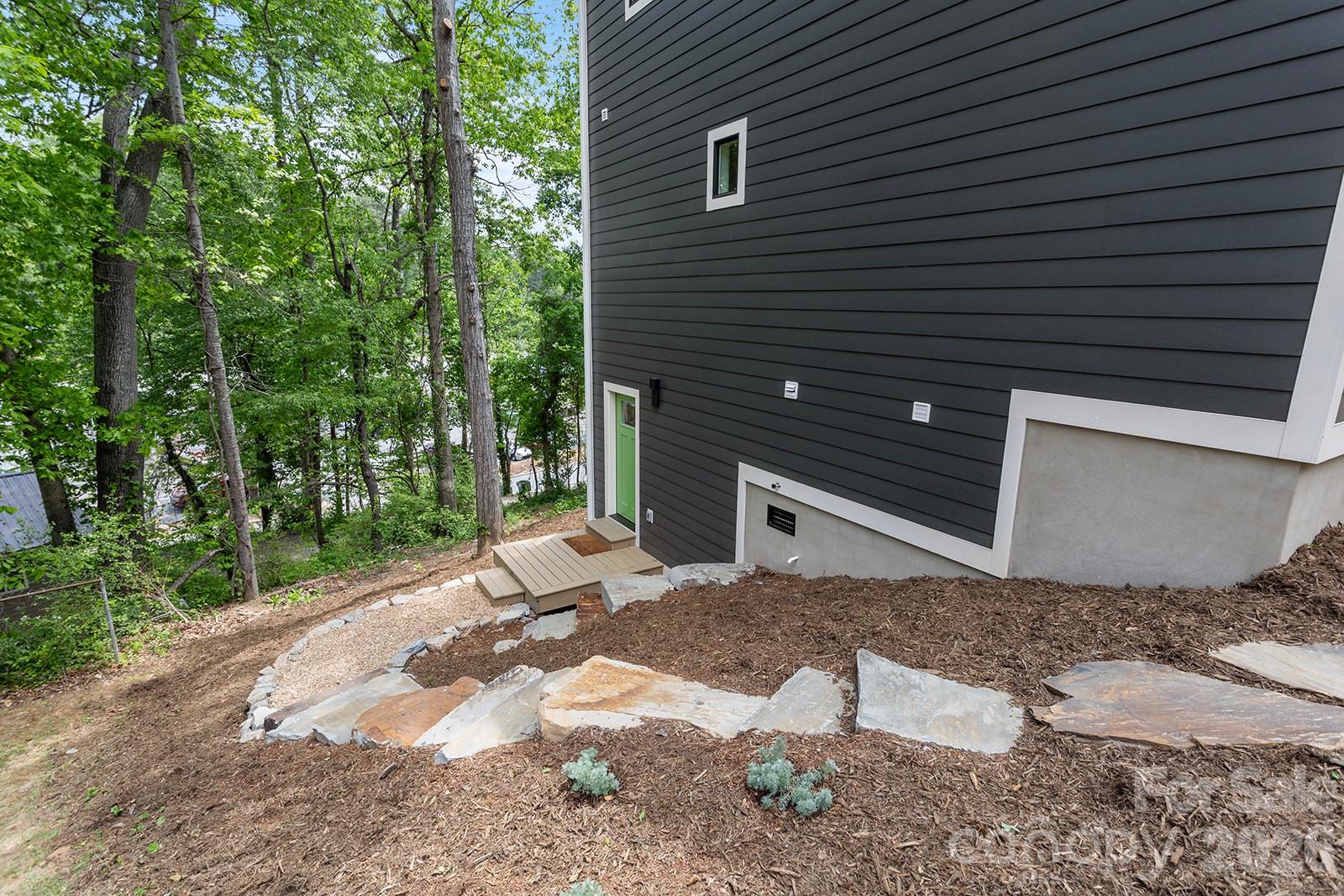 121 Laurel Loop — Asheville