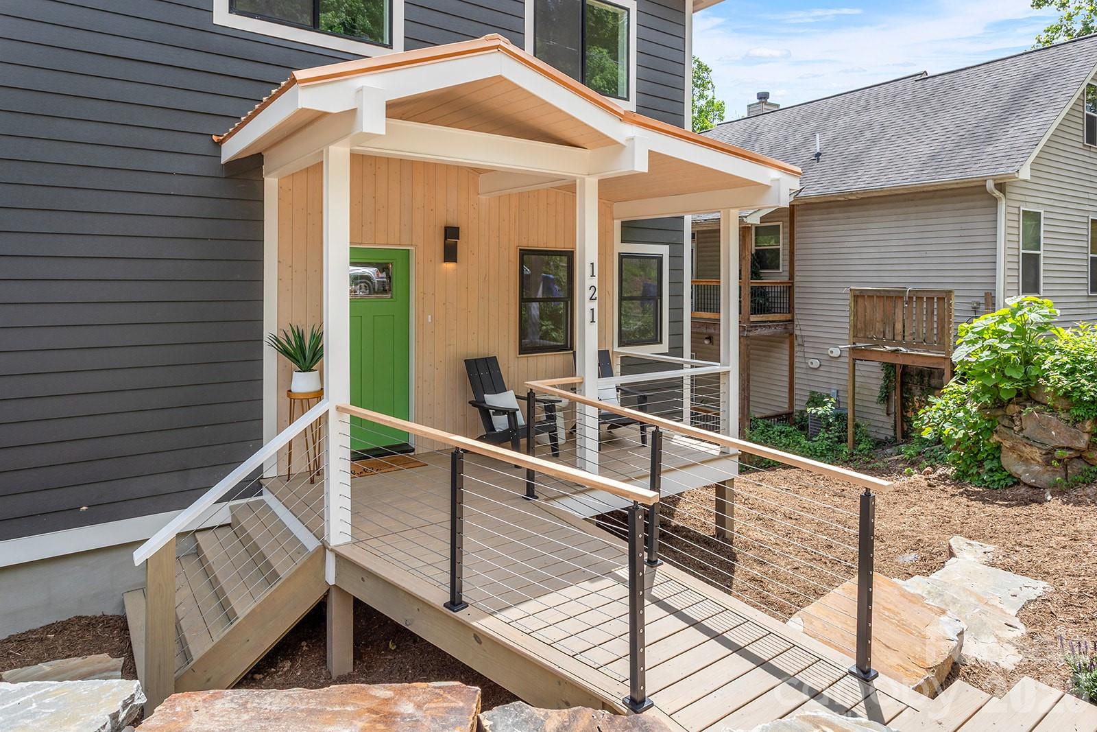 121 Laurel Loop — Asheville
