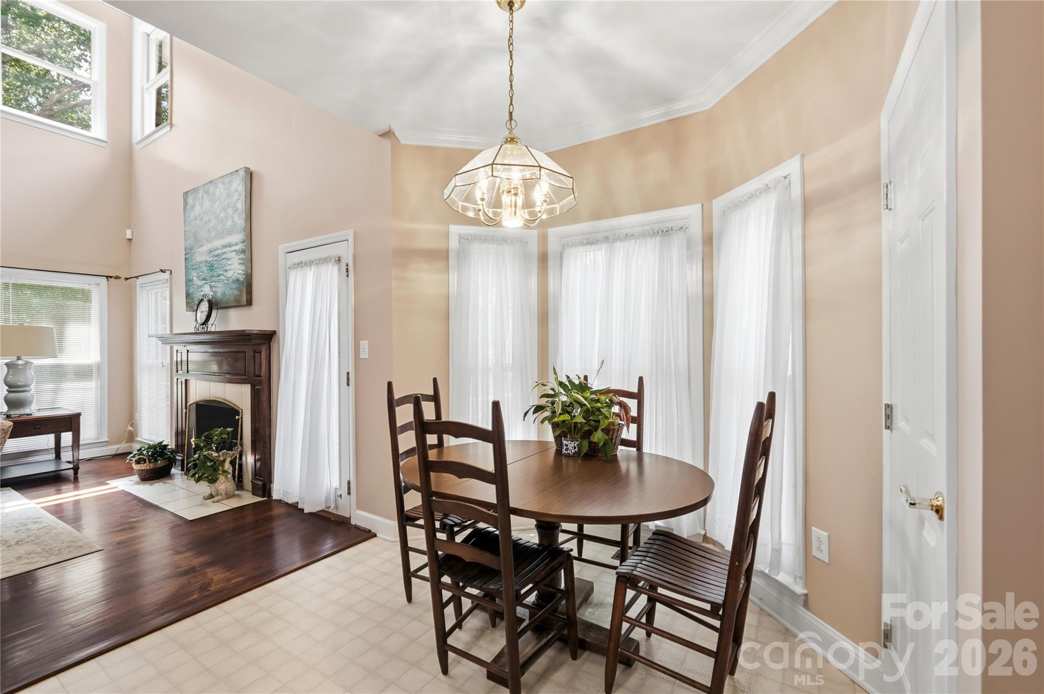 1009 Millwright Lane — Matthews