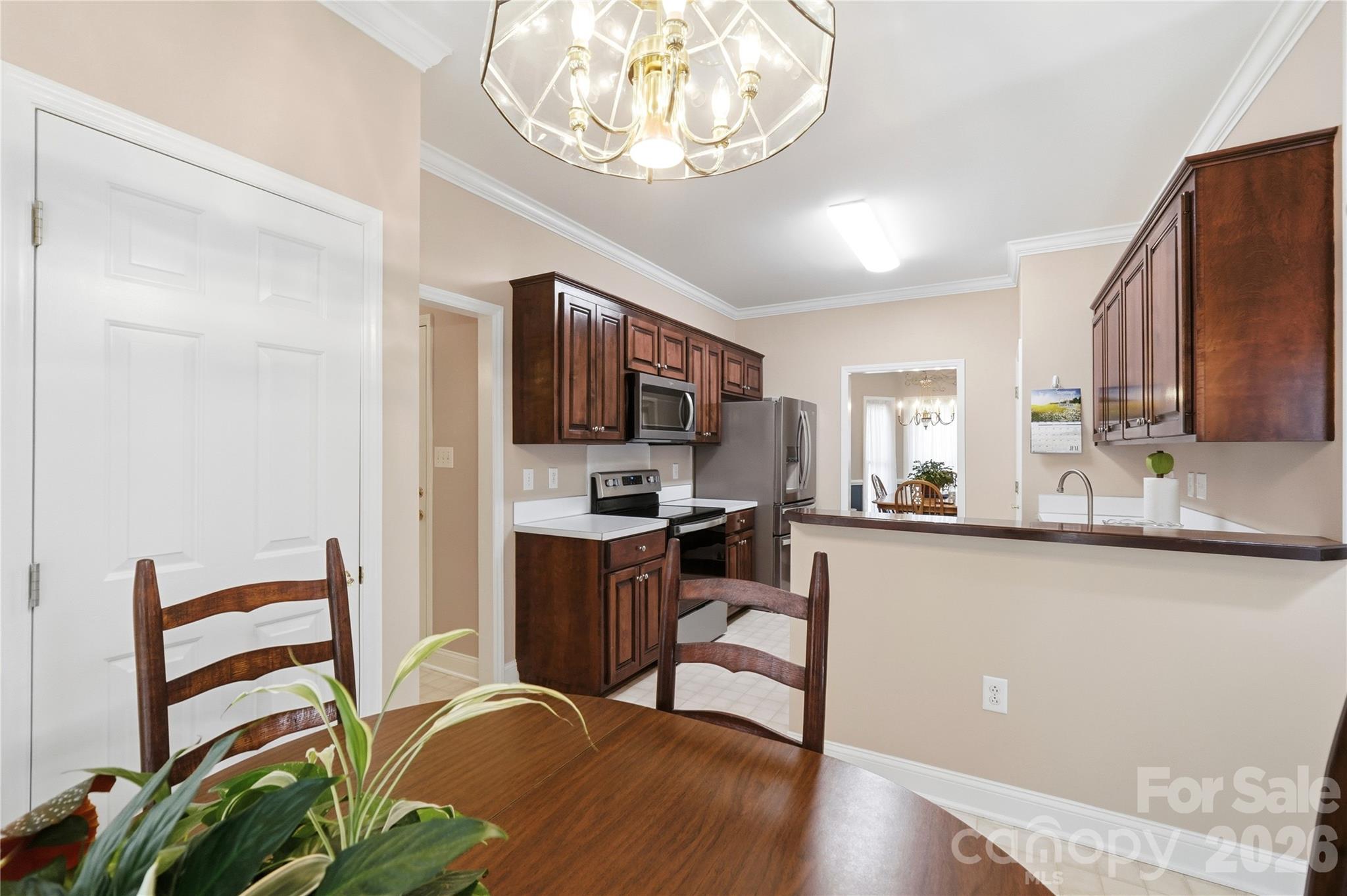 1009 Millwright Lane — Matthews