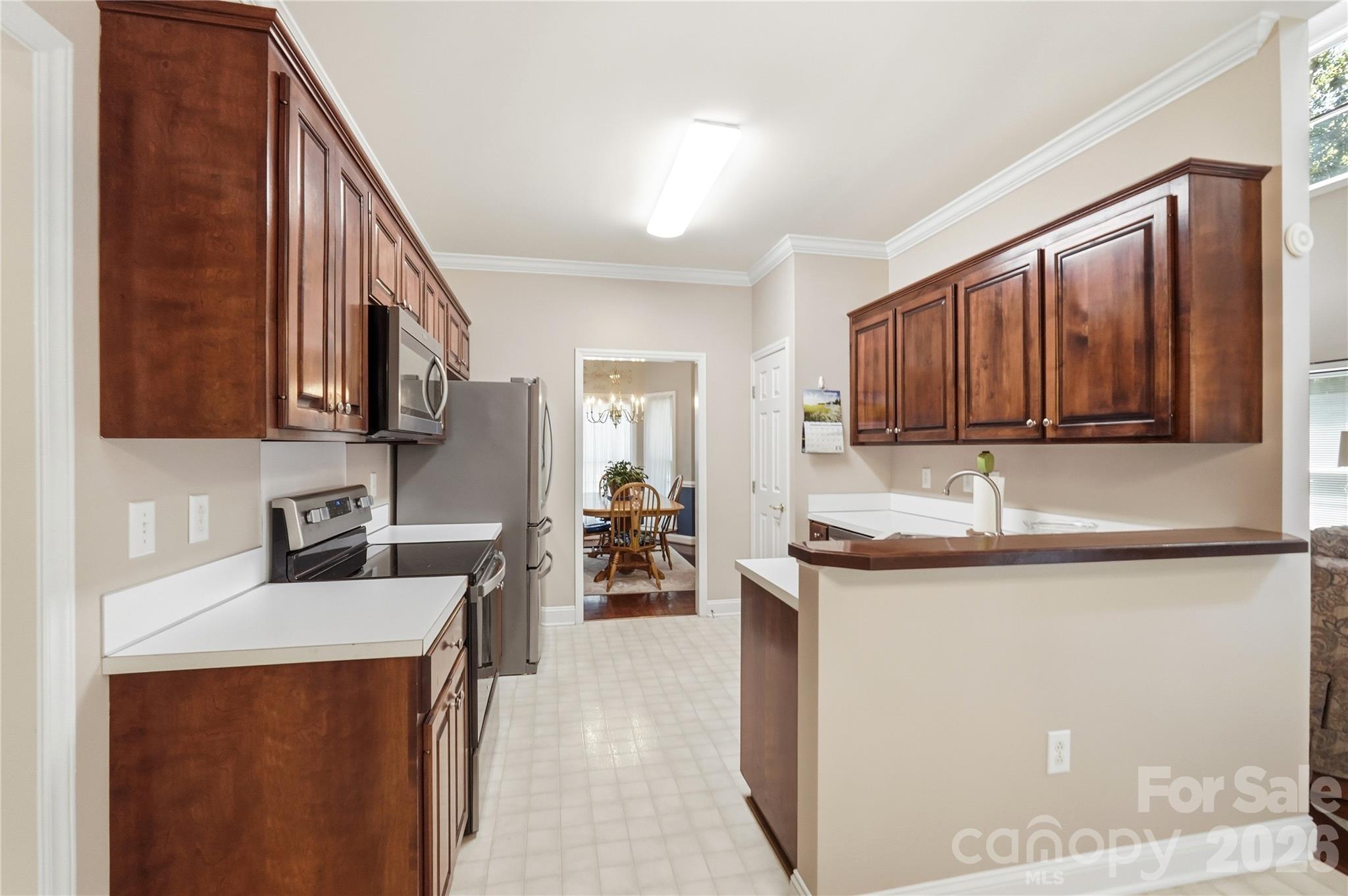 1009 Millwright Lane — Matthews