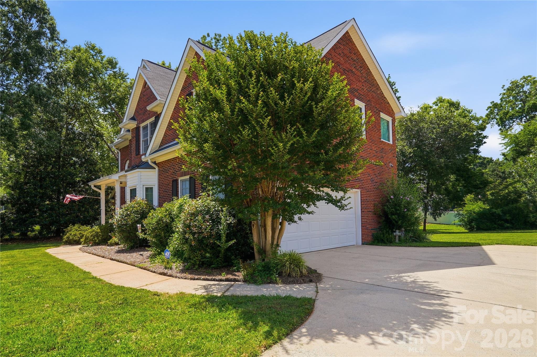 1009 Millwright Lane — Matthews