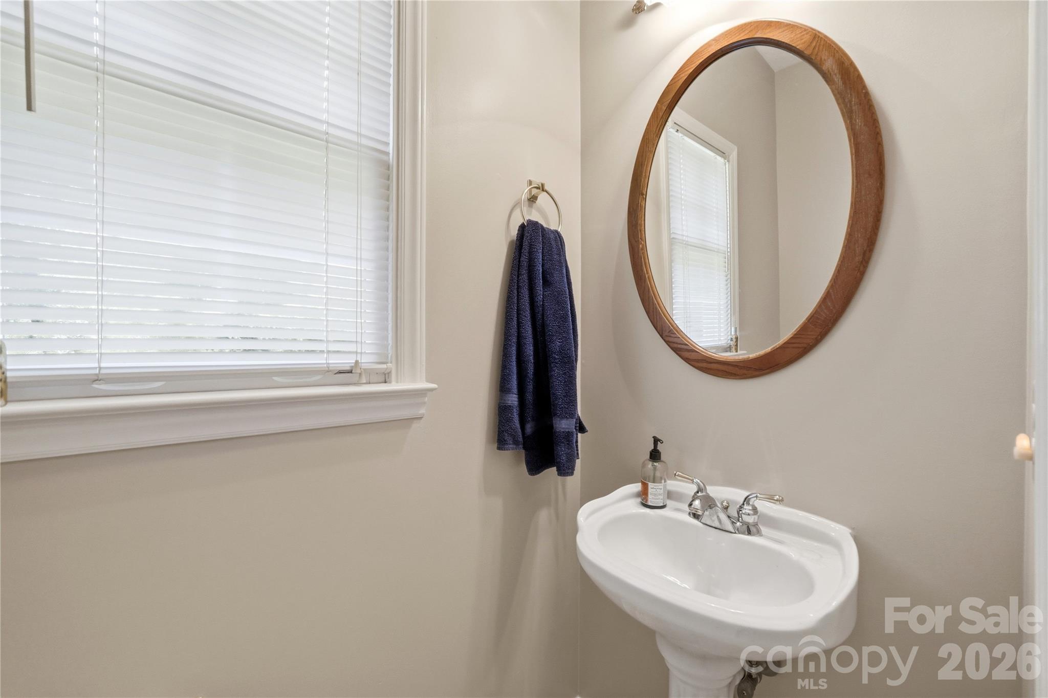 1009 Millwright Lane — Matthews