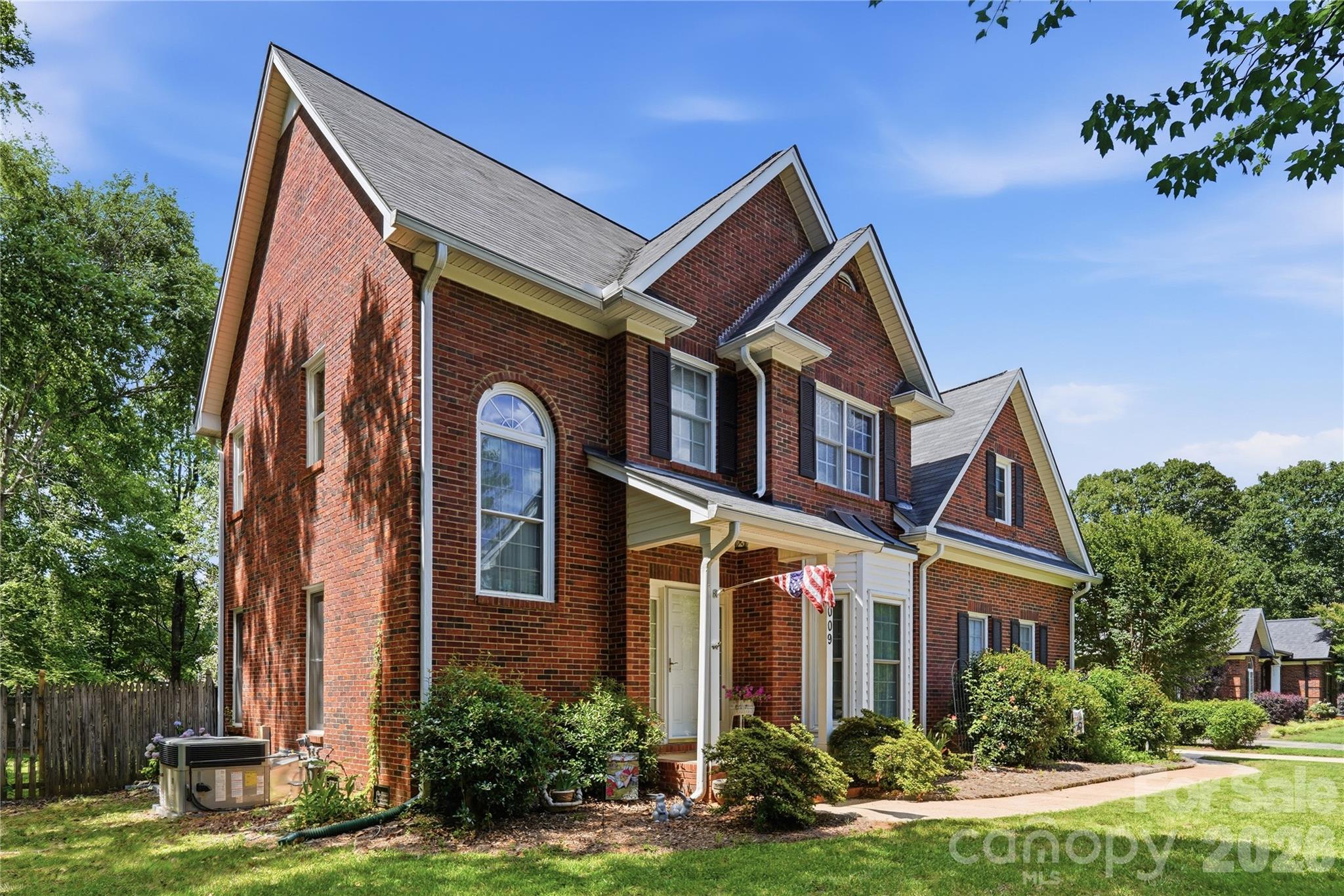 1009 Millwright Lane — Matthews