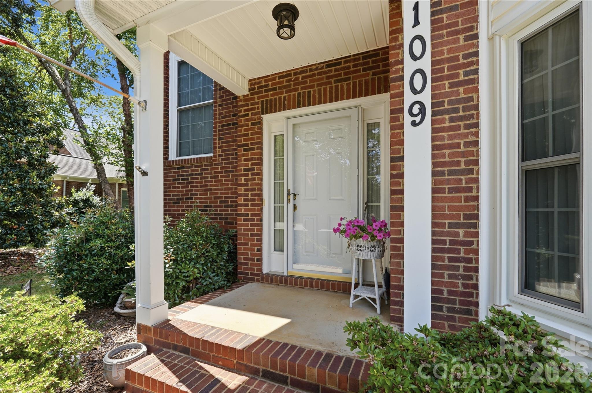 1009 Millwright Lane — Matthews
