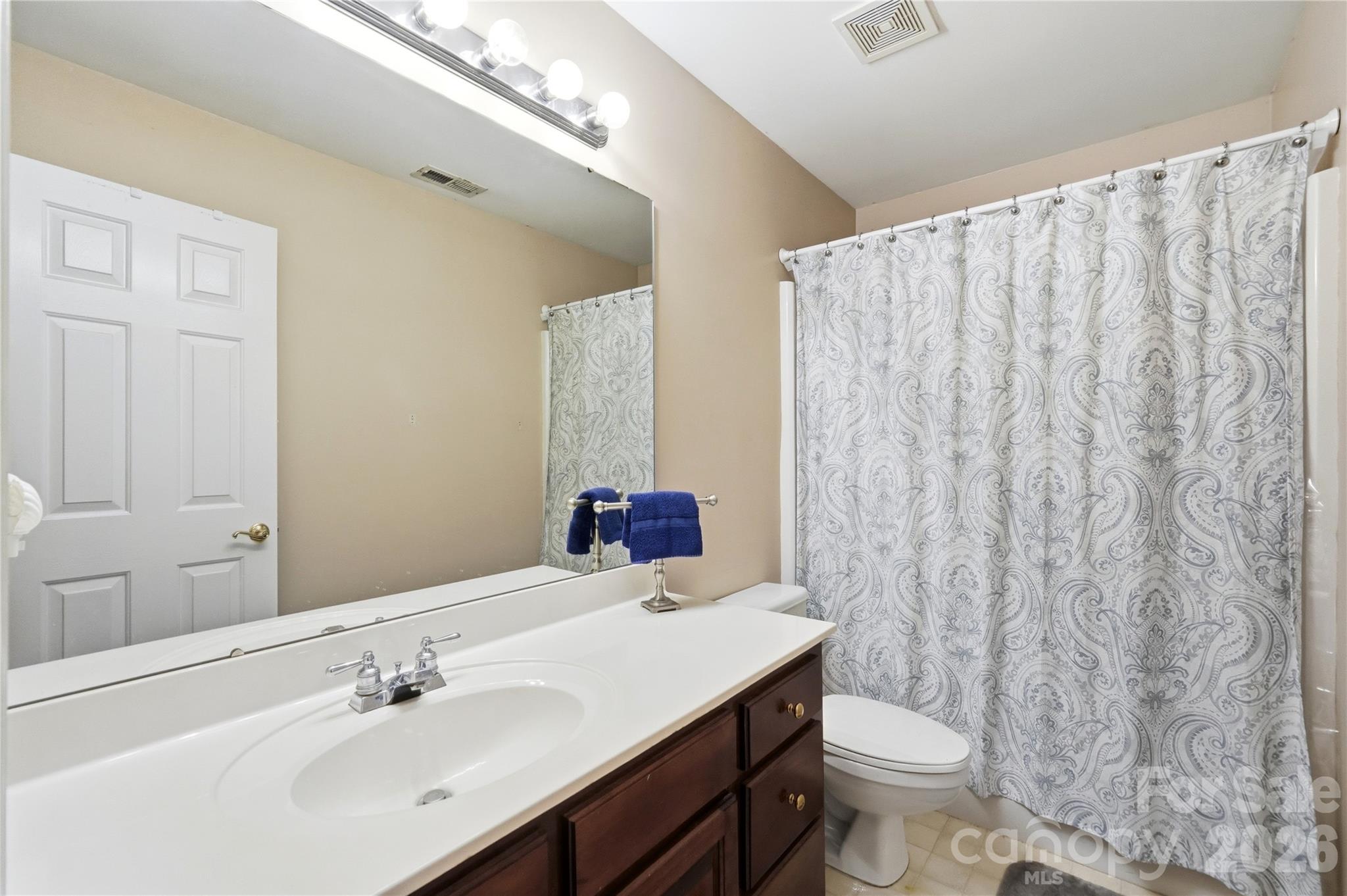 1009 Millwright Lane — Matthews