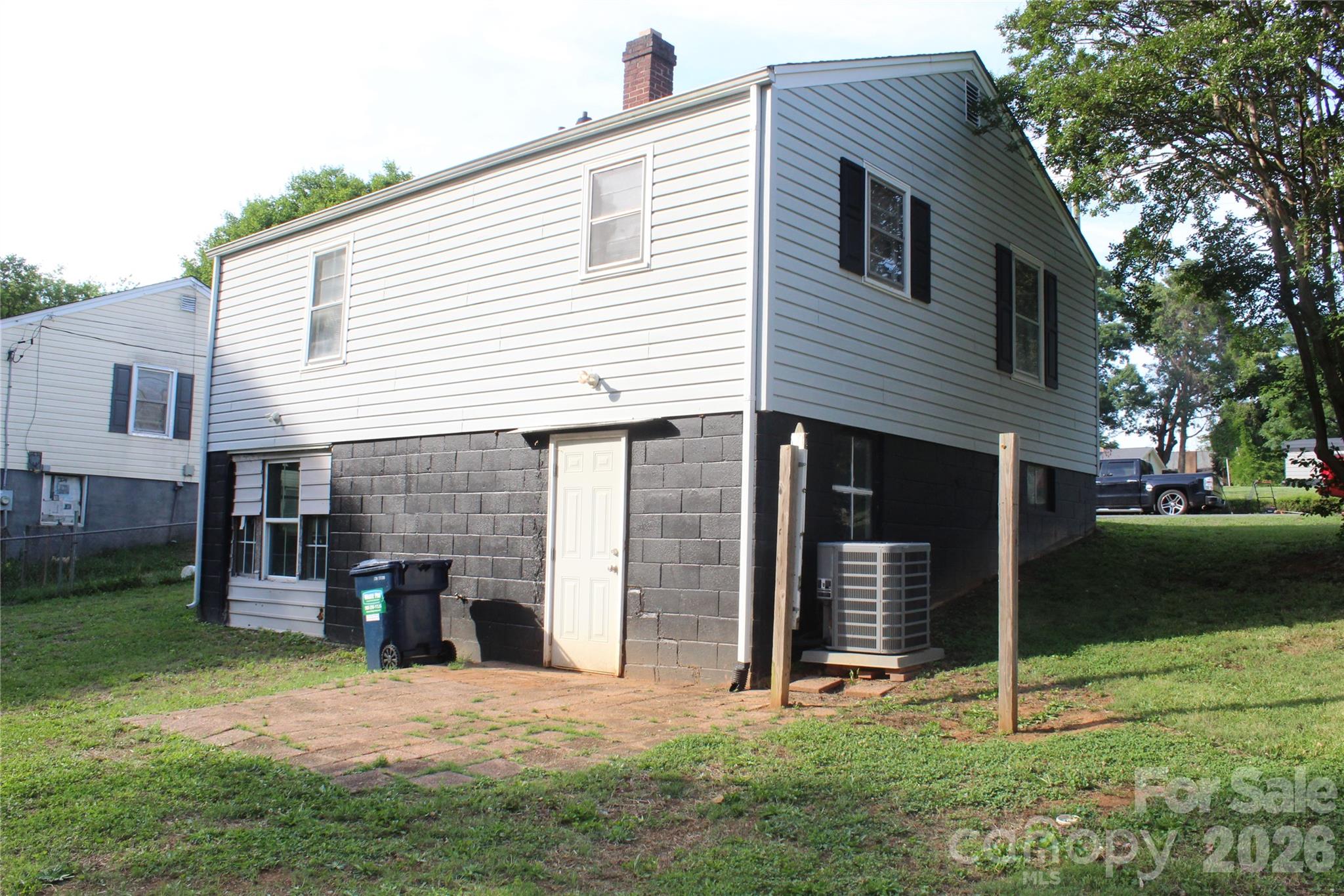 406 E Mill Street — Landis