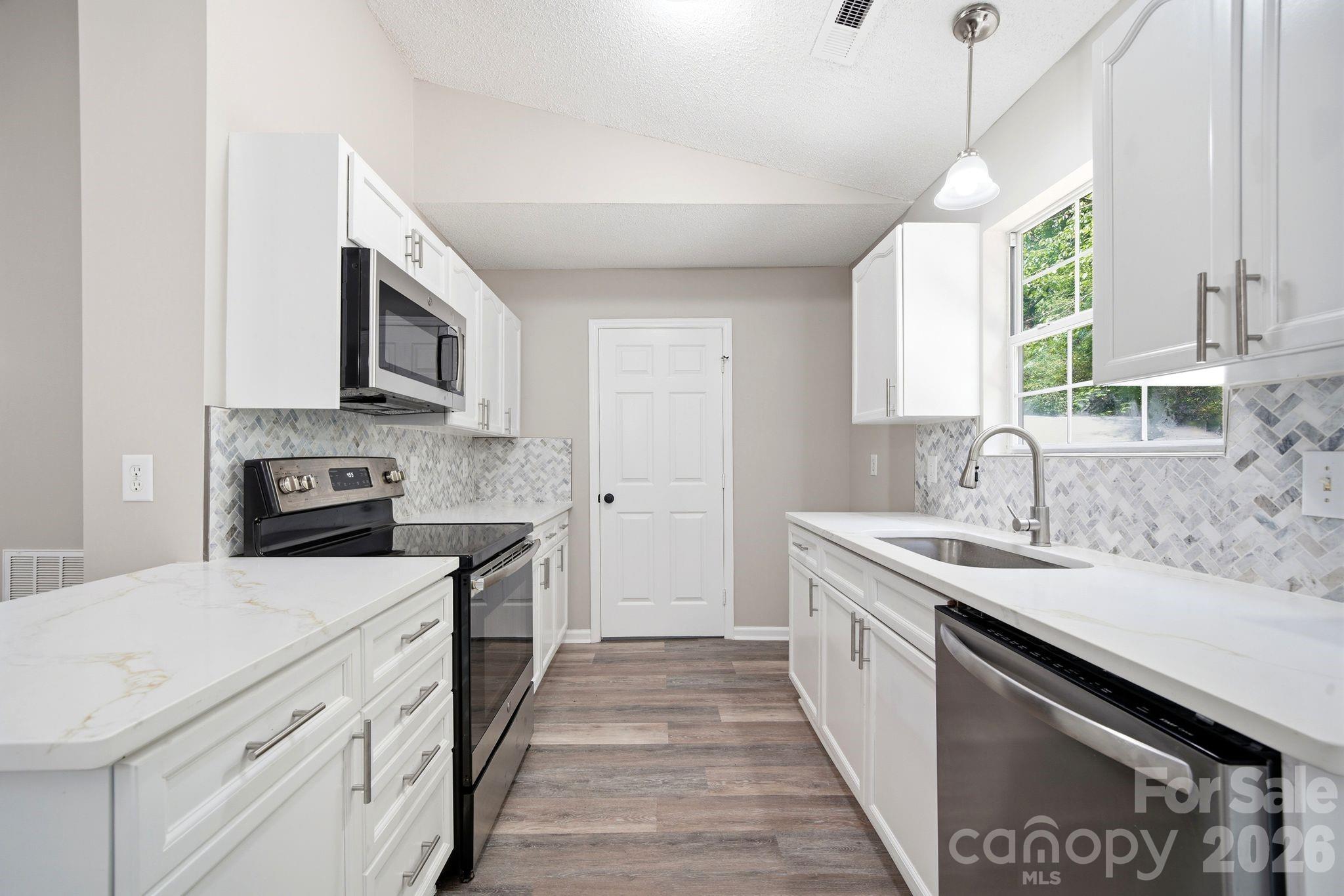 6324 Grove Park Boulevard — Charlotte
