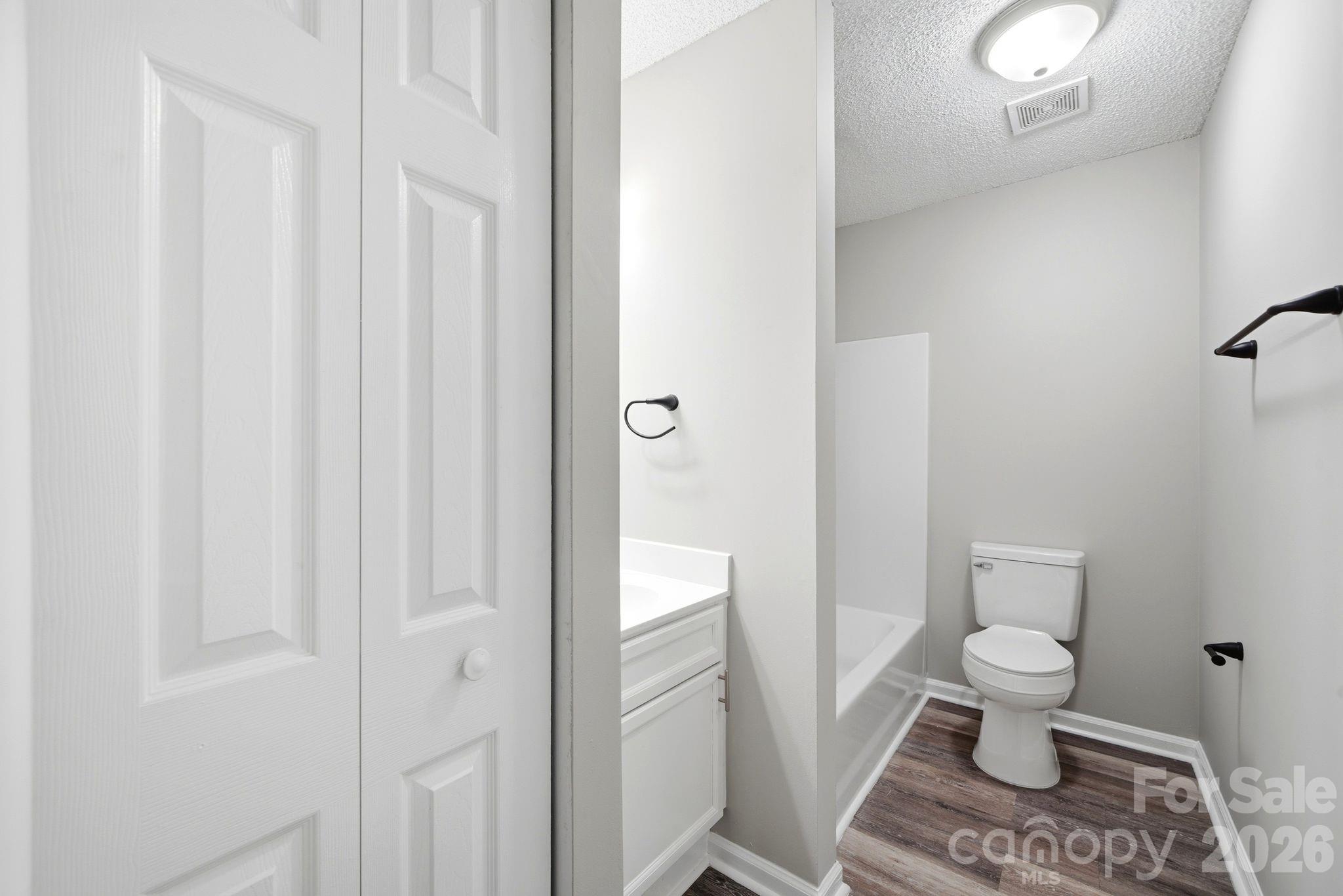 6324 Grove Park Boulevard — Charlotte