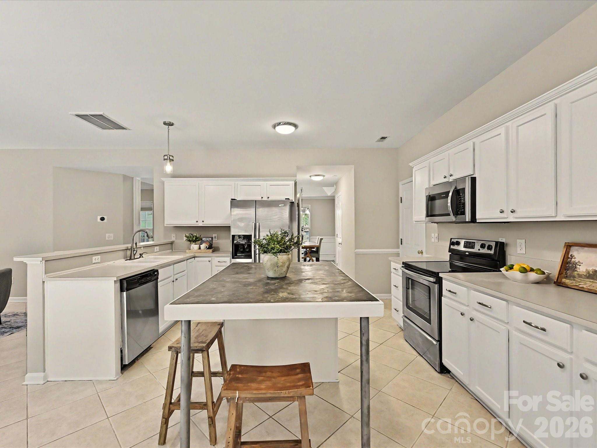 9539 Stawell Drive — Huntersville