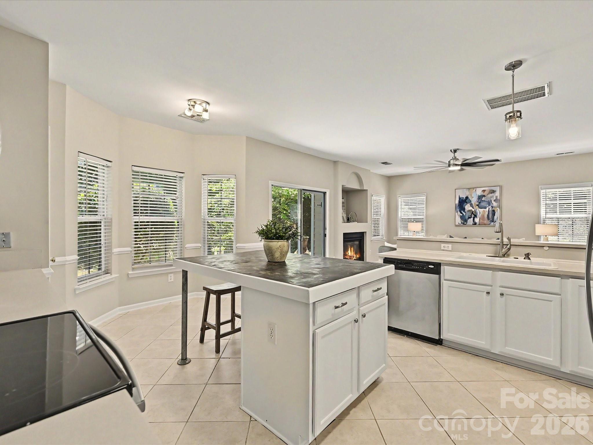 9539 Stawell Drive — Huntersville