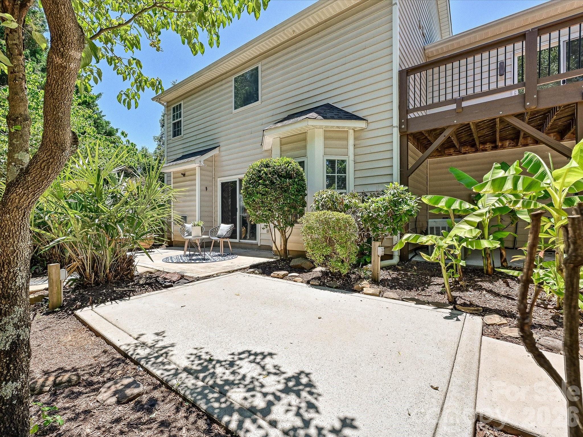 9539 Stawell Drive — Huntersville