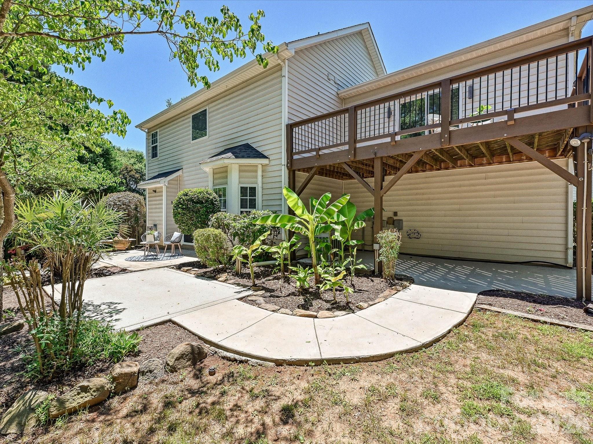9539 Stawell Drive — Huntersville
