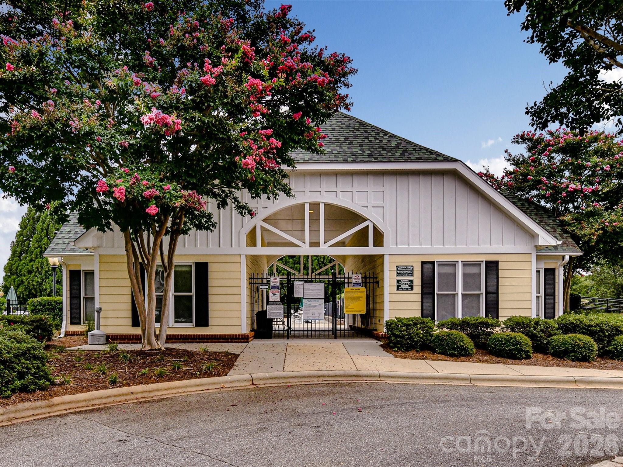 9539 Stawell Drive — Huntersville