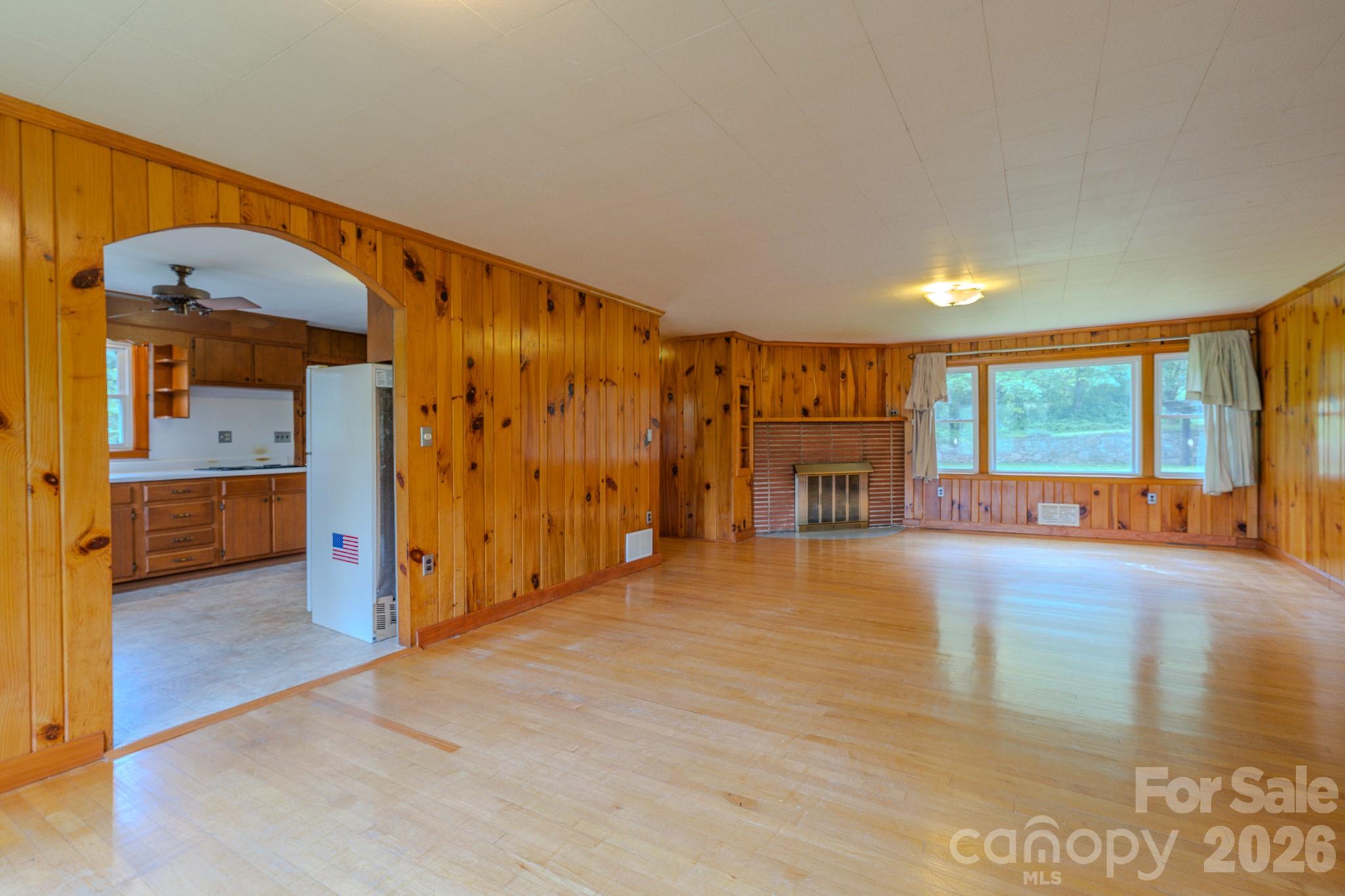 456 Lower Grassy Branch Road — Asheville