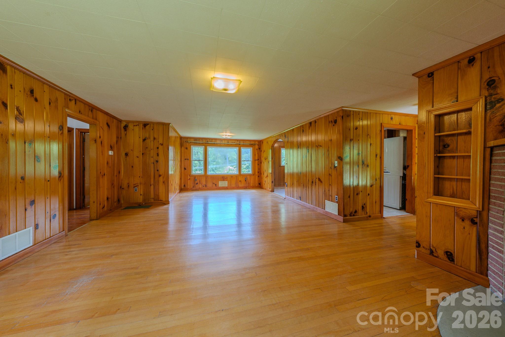 456 Lower Grassy Branch Road — Asheville