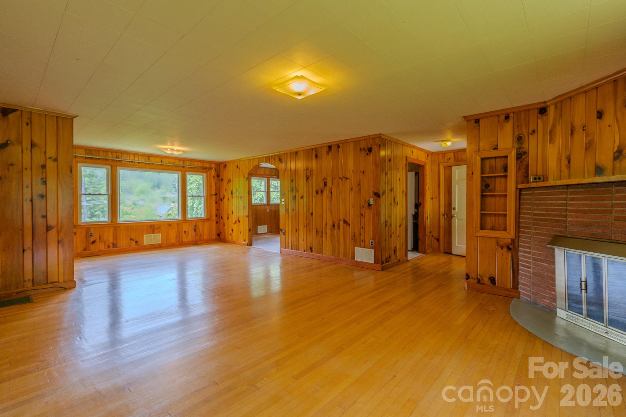456 Lower Grassy Branch Road — Asheville