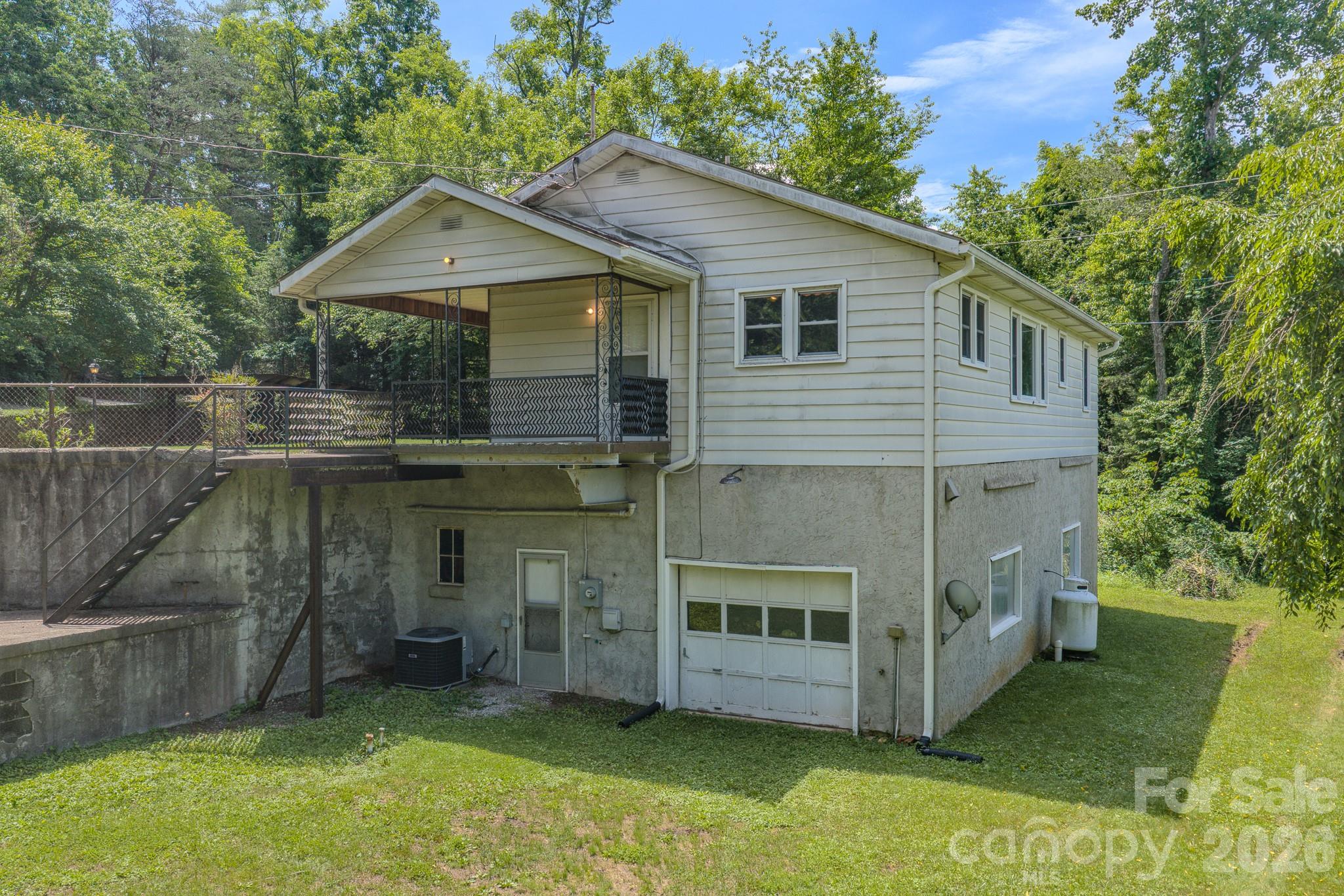 456 Lower Grassy Branch Road — Asheville