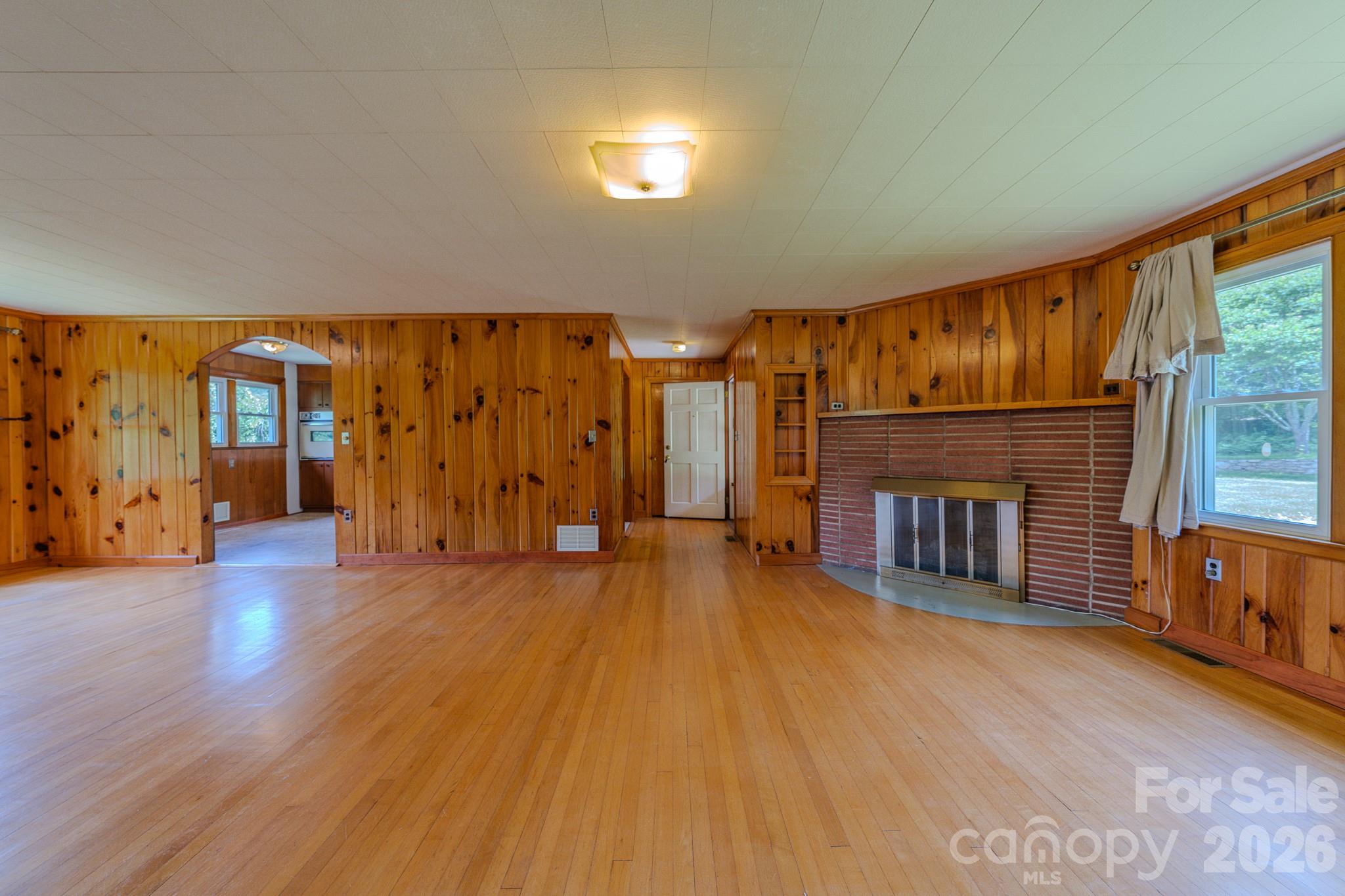 456 Lower Grassy Branch Road — Asheville