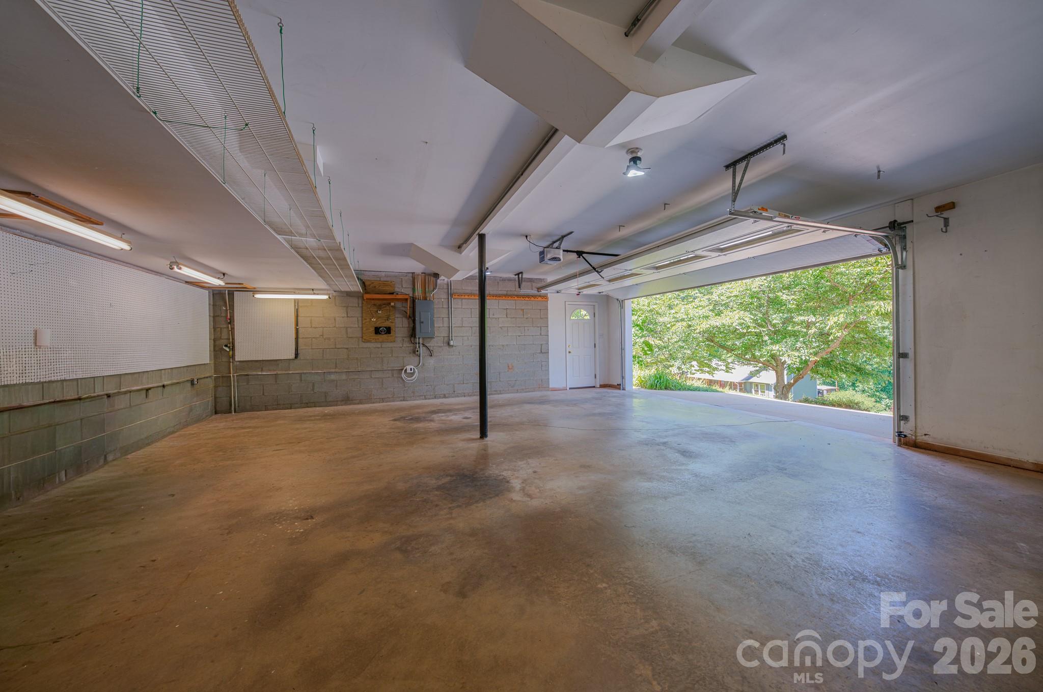 102 Forest Lake Drive — Asheville