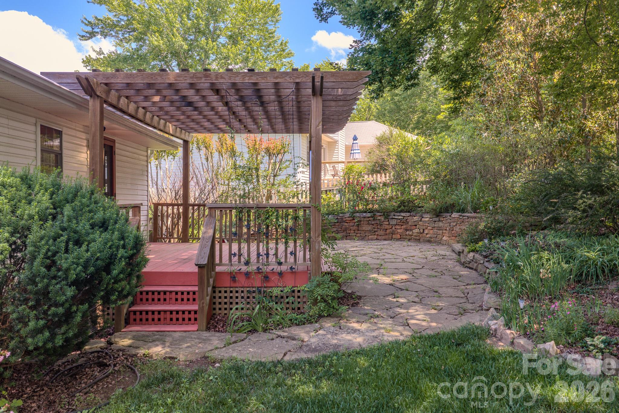 102 Forest Lake Drive — Asheville