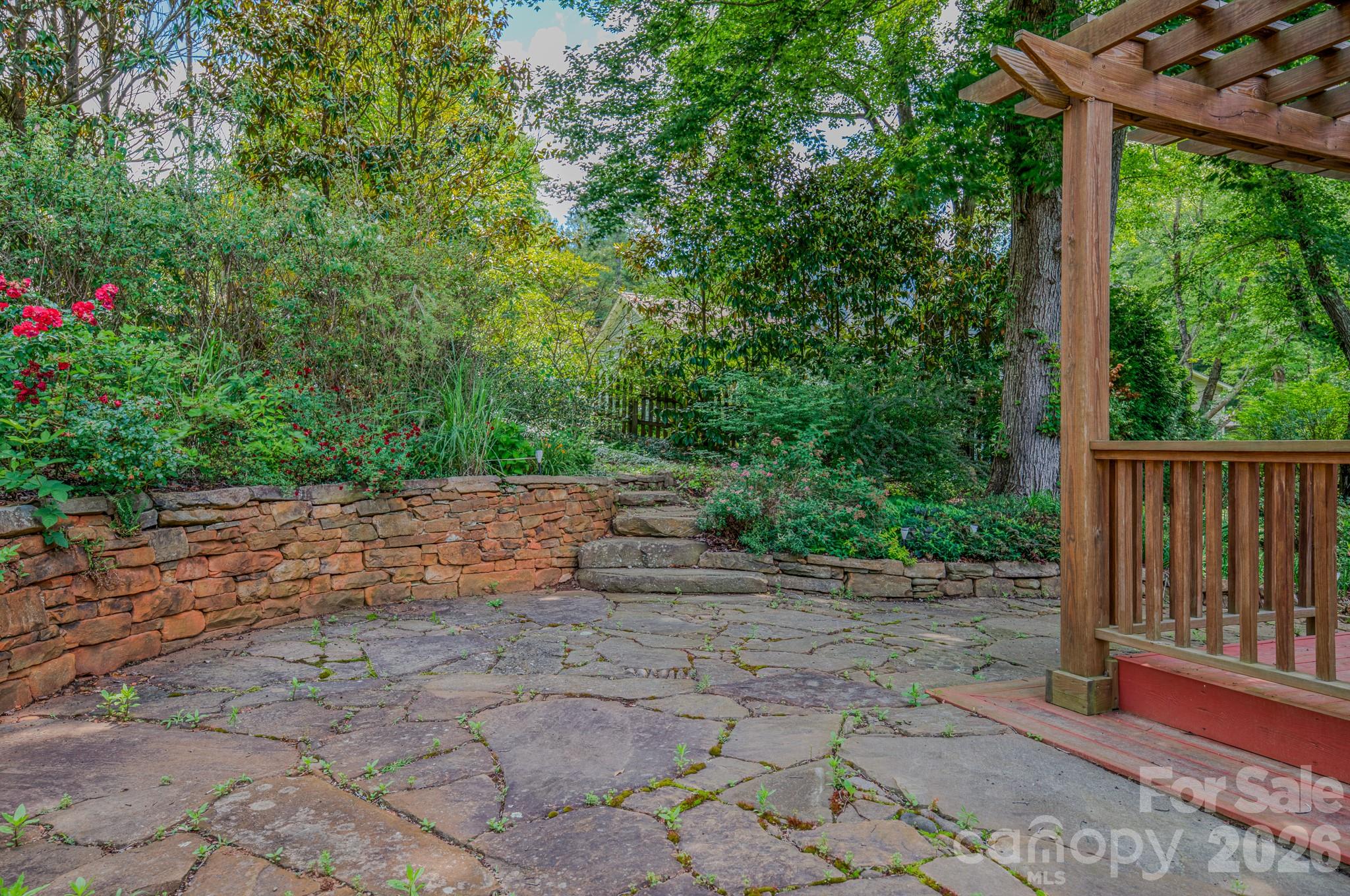 102 Forest Lake Drive — Asheville