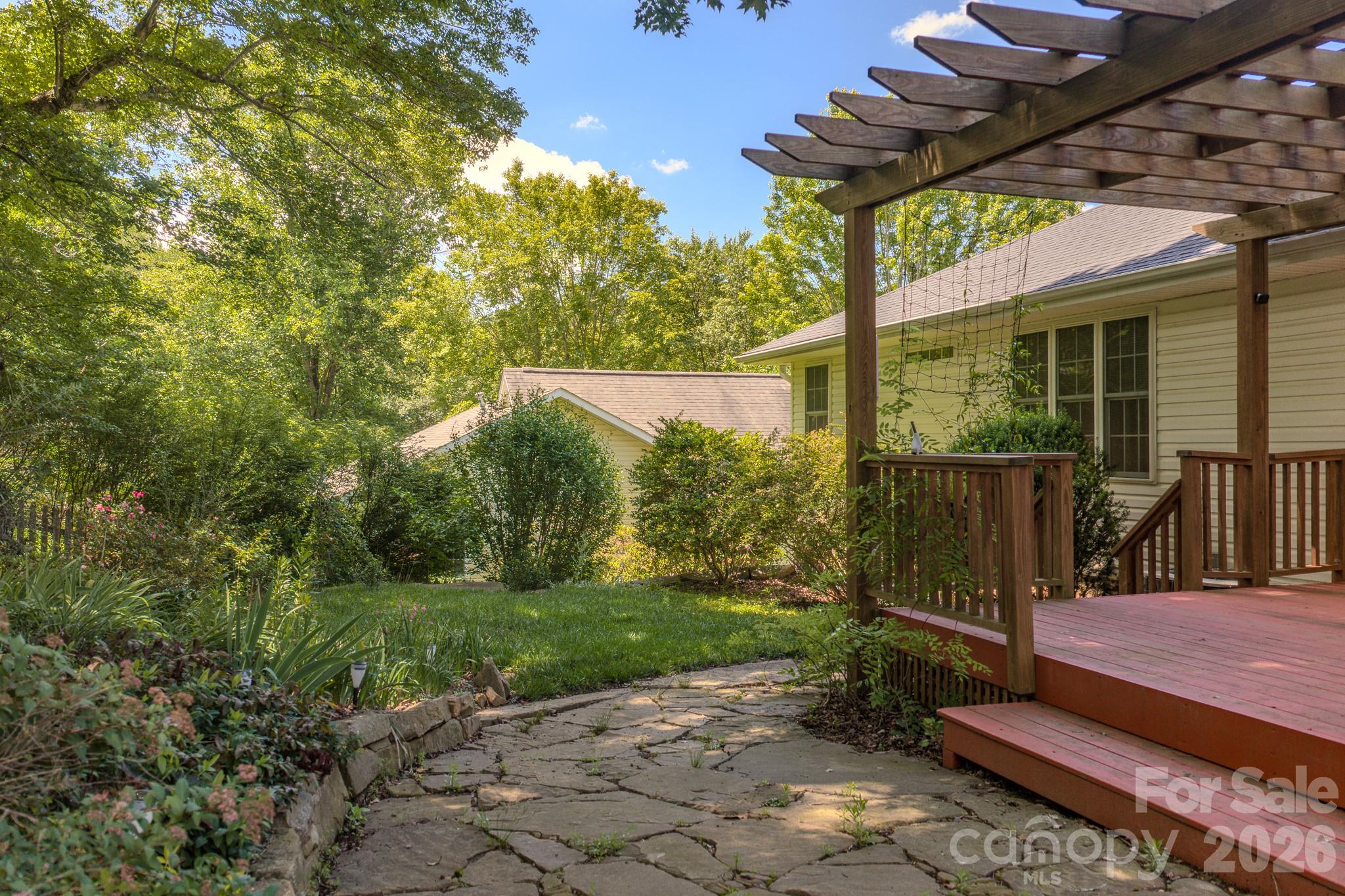 102 Forest Lake Drive — Asheville