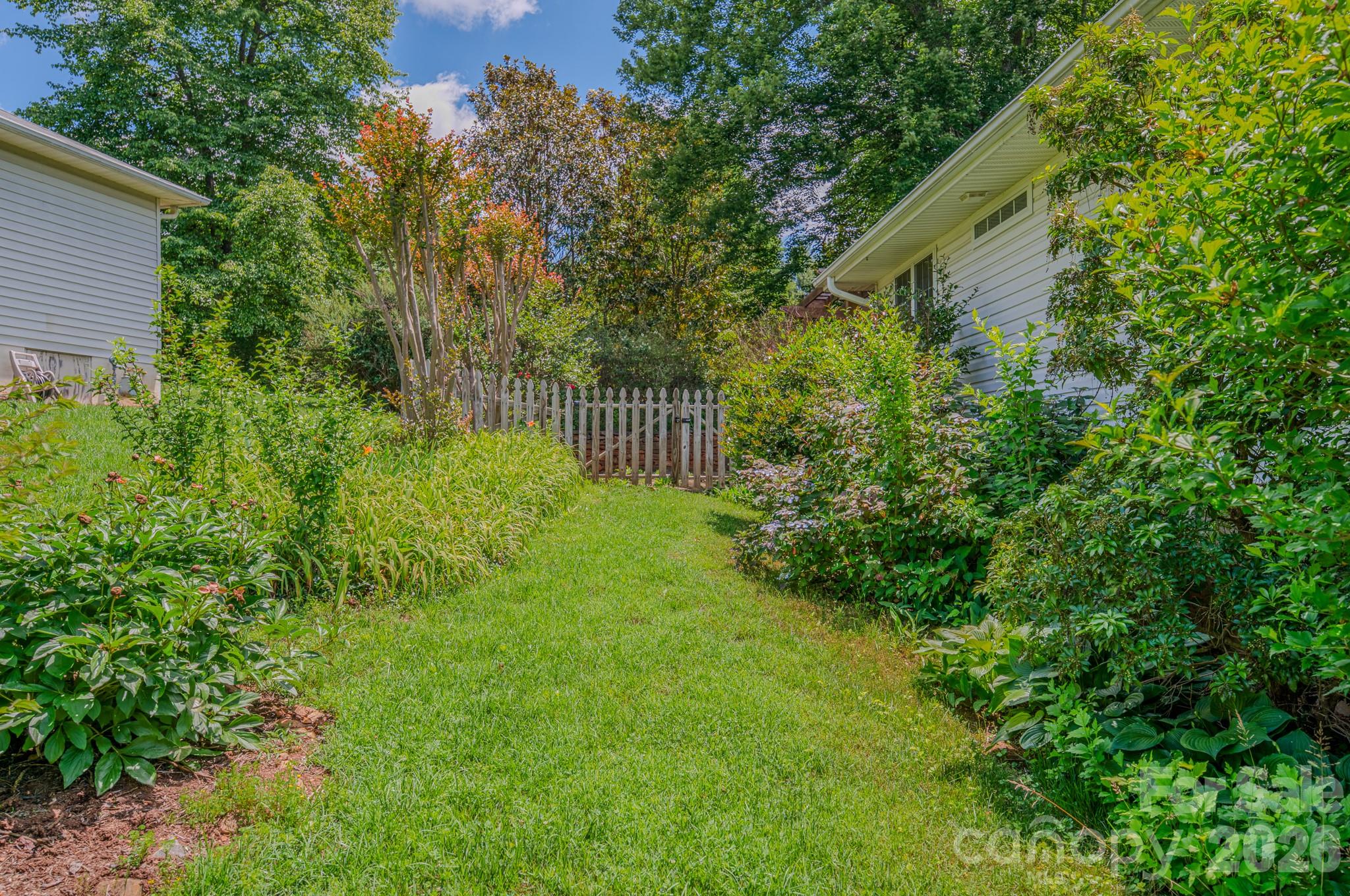 102 Forest Lake Drive — Asheville