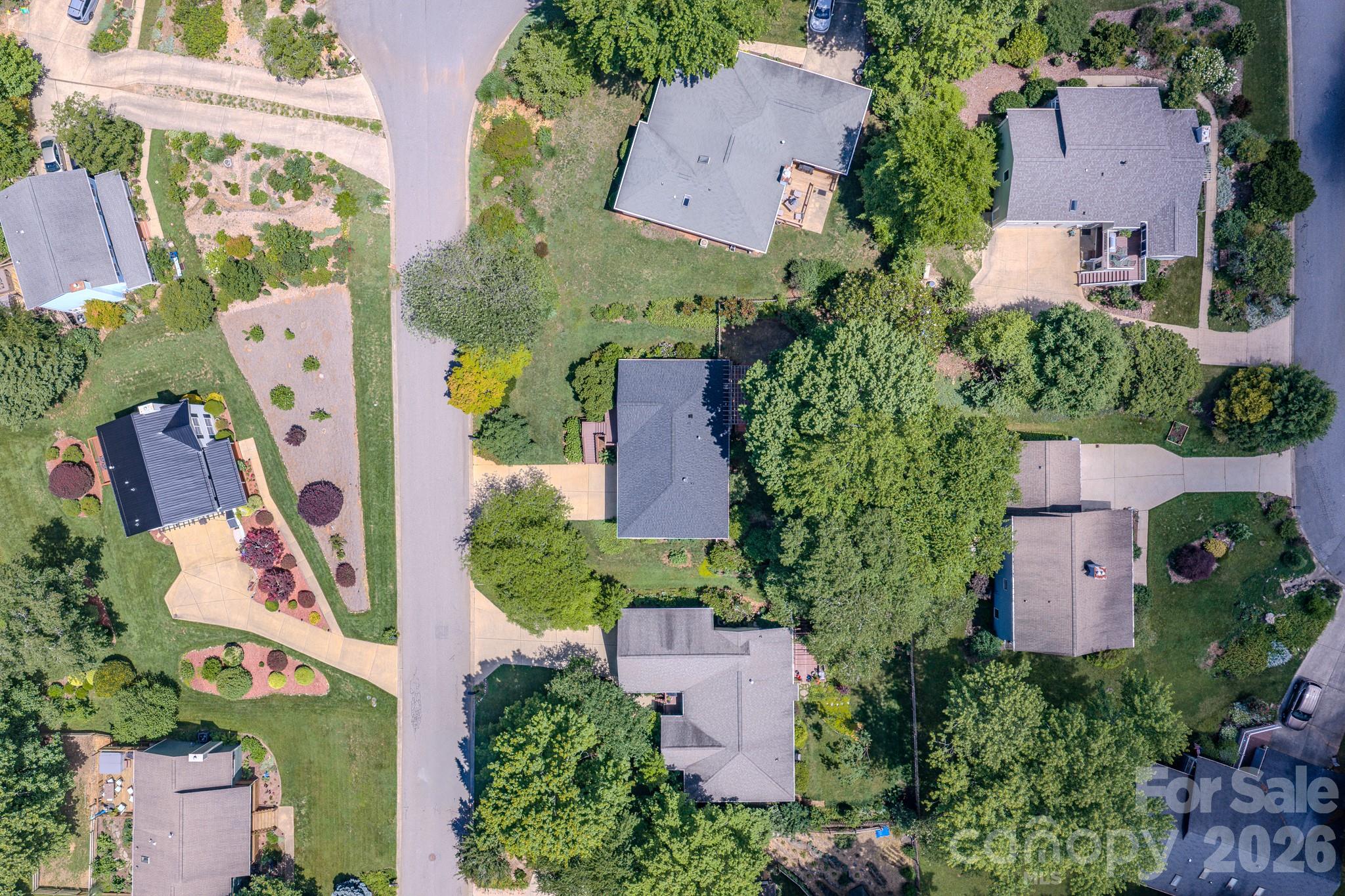 102 Forest Lake Drive — Asheville