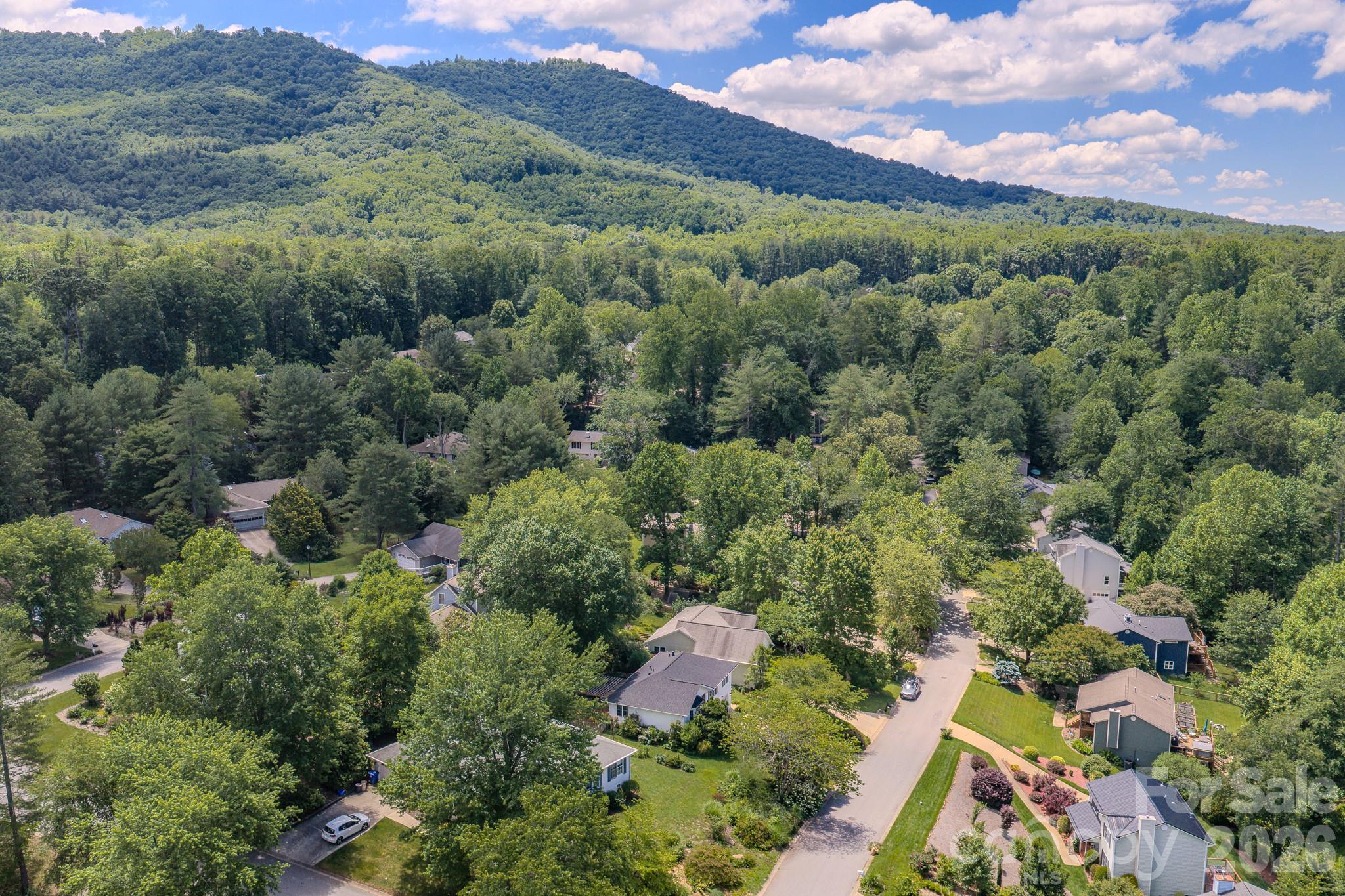 102 Forest Lake Drive — Asheville