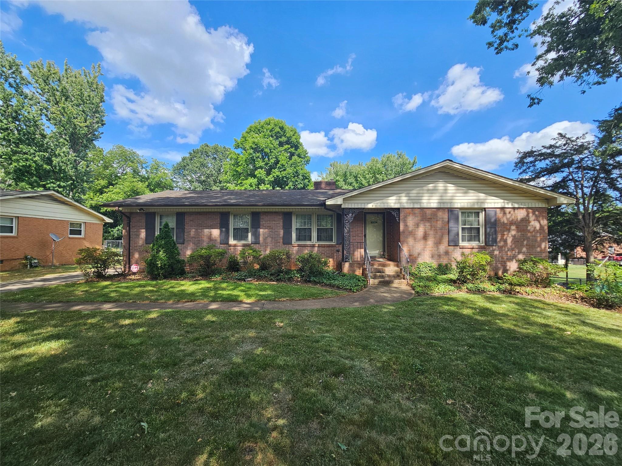 331 Woodside Drive — Shelby