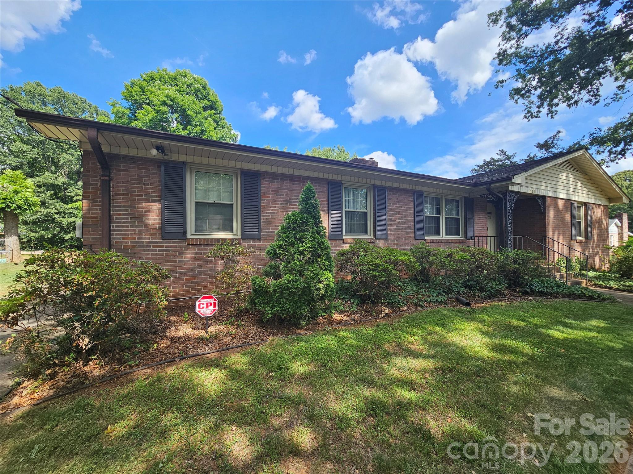 331 Woodside Drive — Shelby