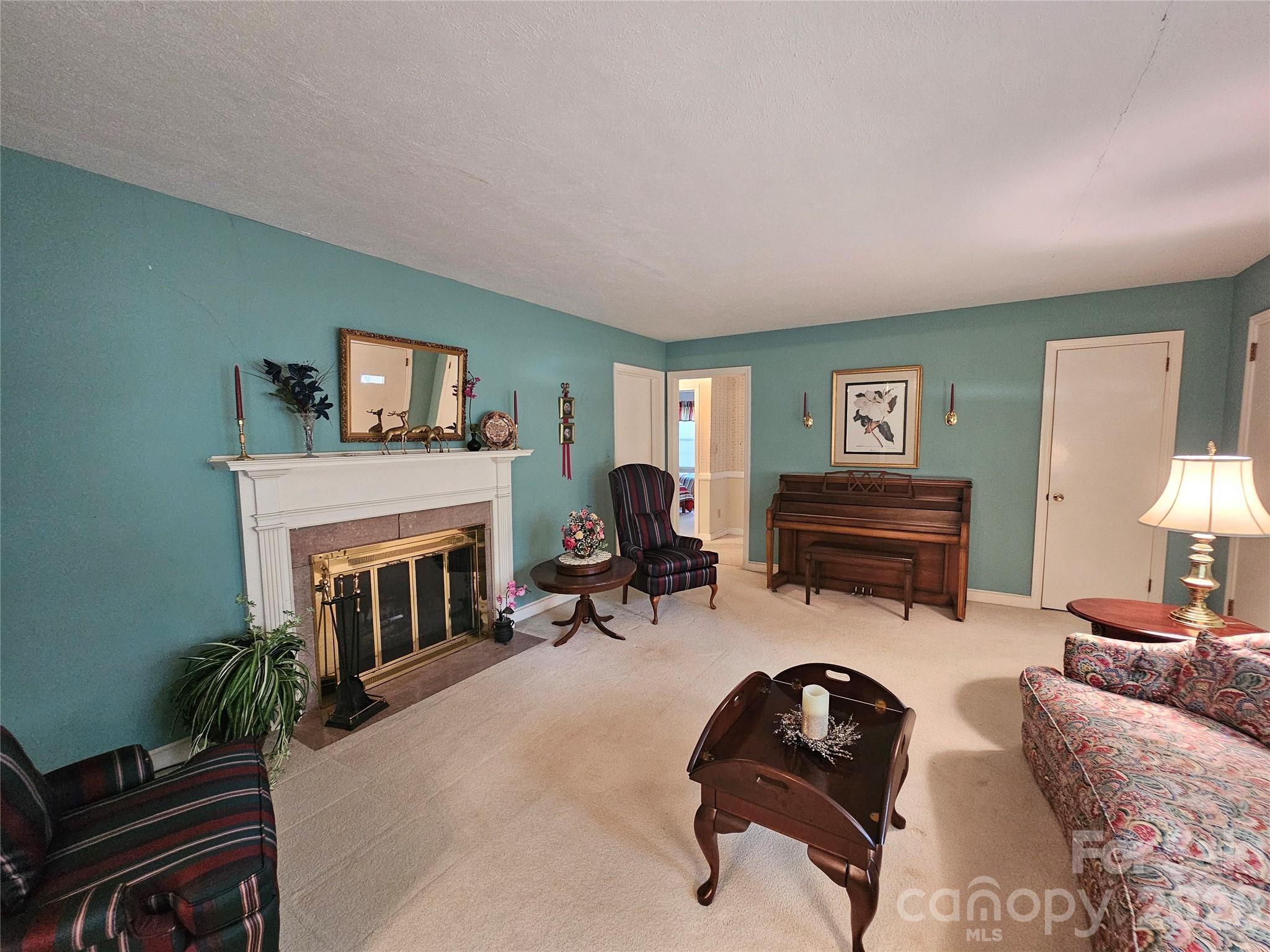 331 Woodside Drive — Shelby