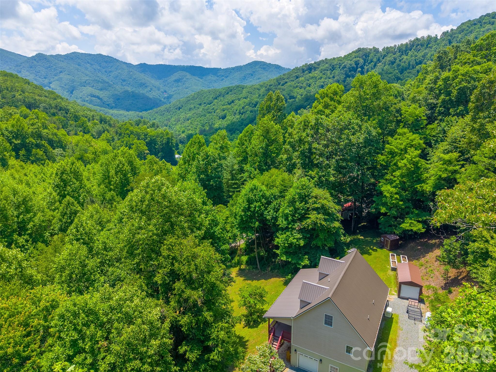 77 Pigeon Creek Trail — Bryson City