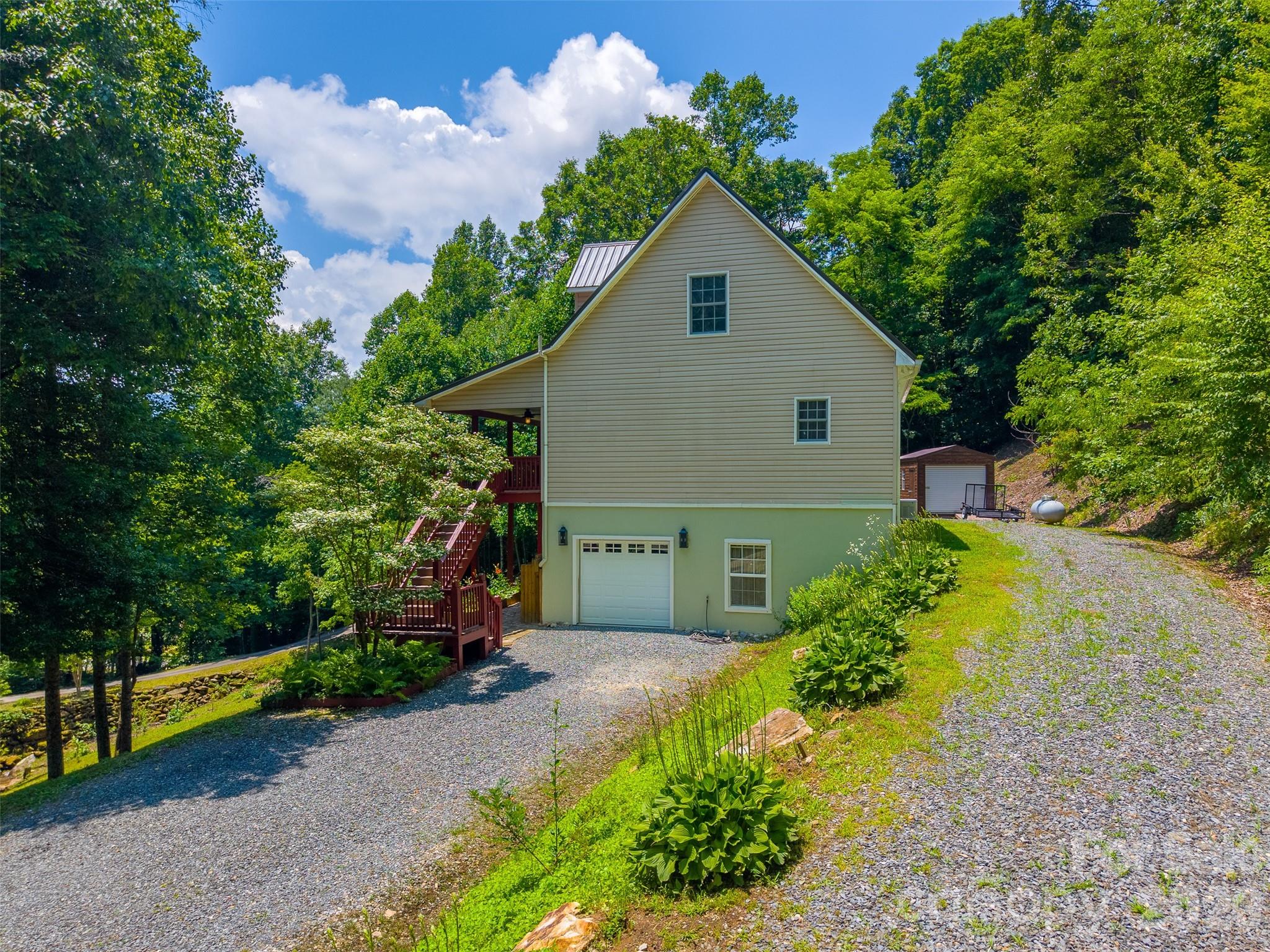 77 Pigeon Creek Trail — Bryson City