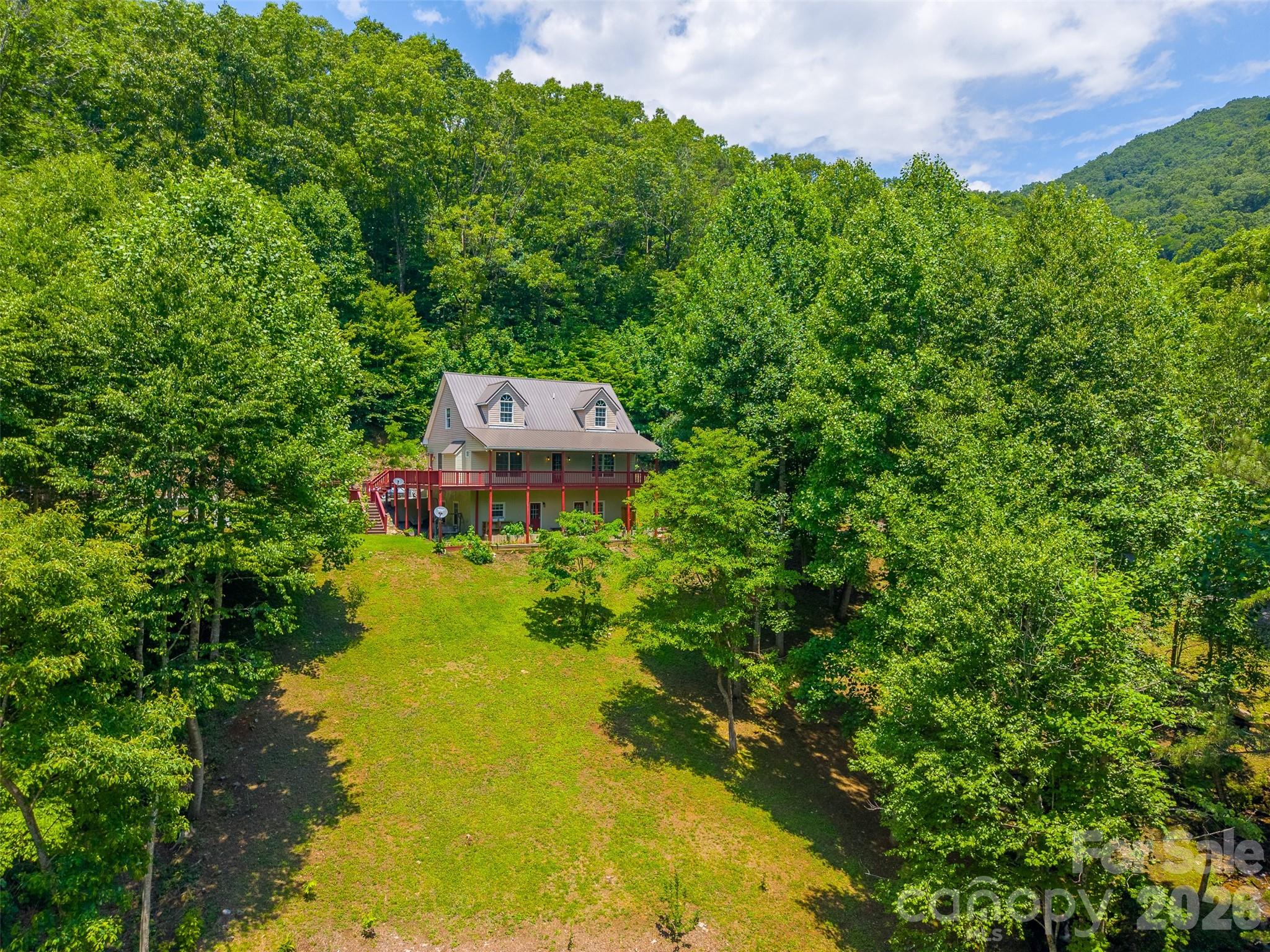77 Pigeon Creek Trail — Bryson City