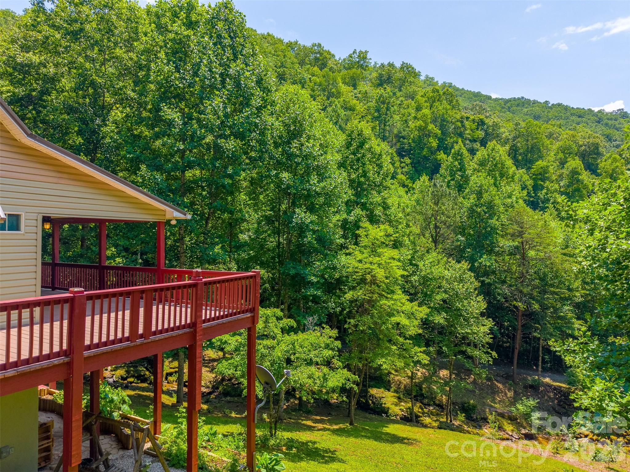 77 Pigeon Creek Trail — Bryson City