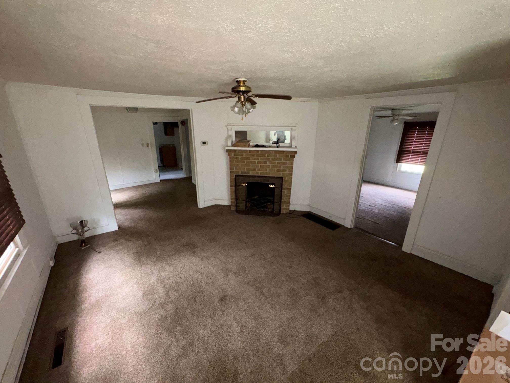 831/833 N Oak Street — Hendersonville