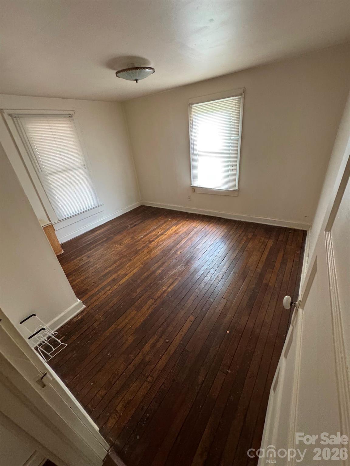 831/833 N Oak Street — Hendersonville