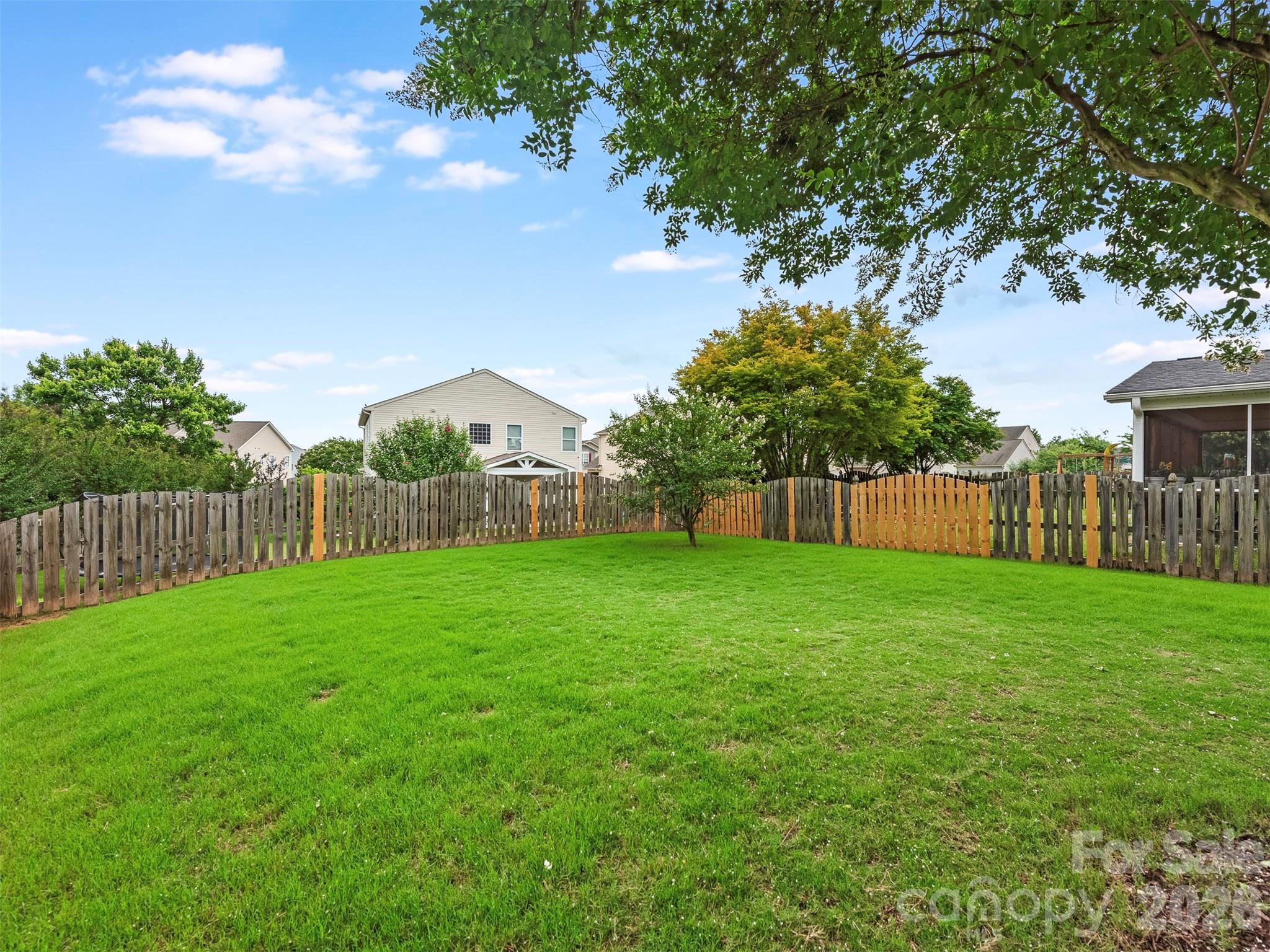 1100 Mountain Laurel Court — Matthews