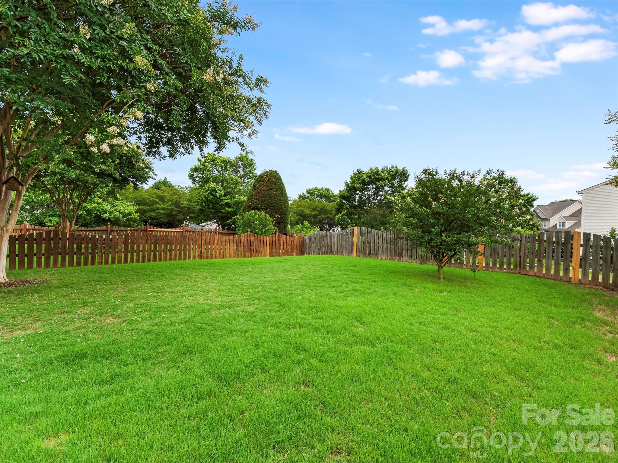 1100 Mountain Laurel Court — Matthews