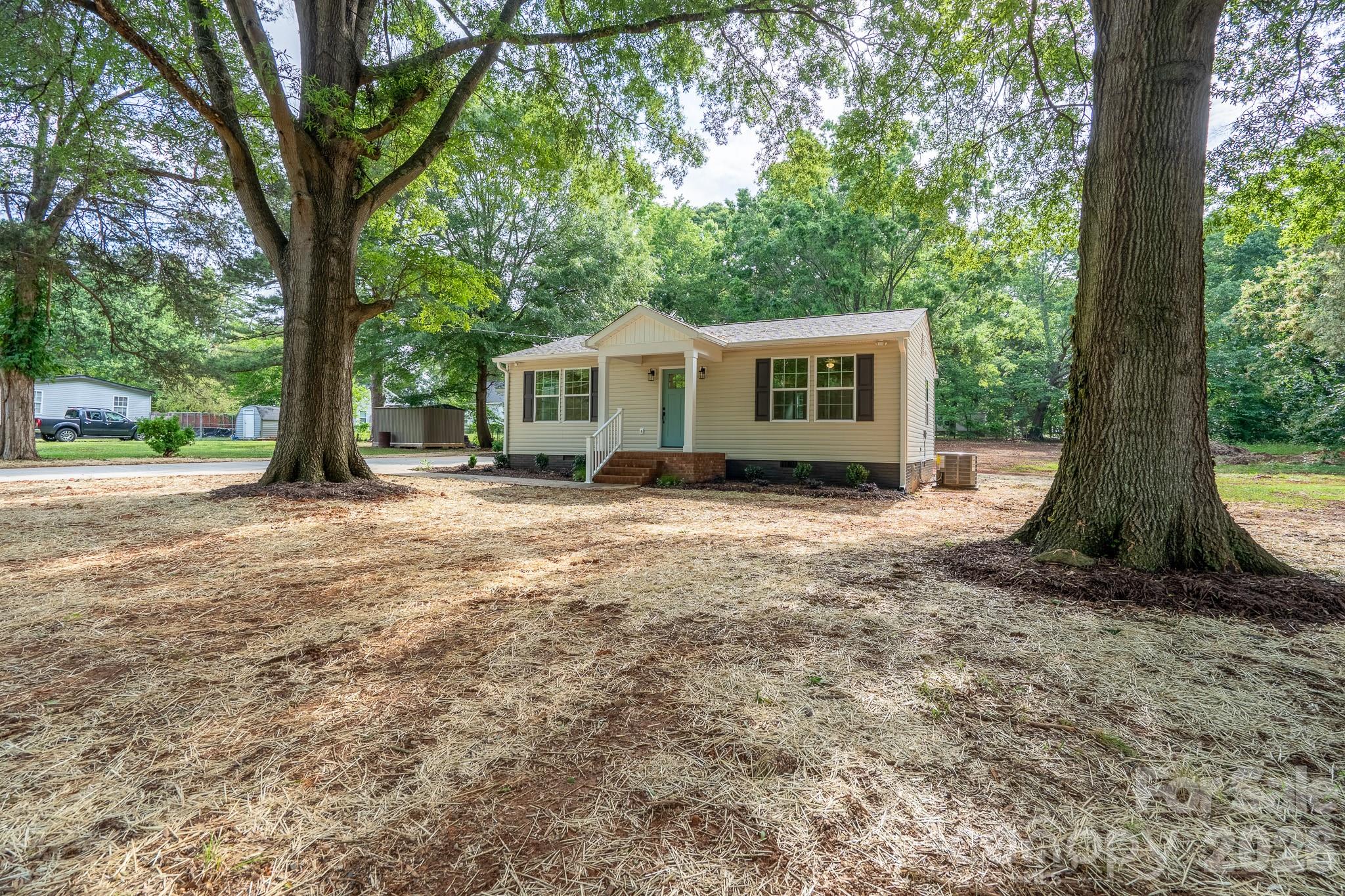 185 Garden Lane — Salisbury