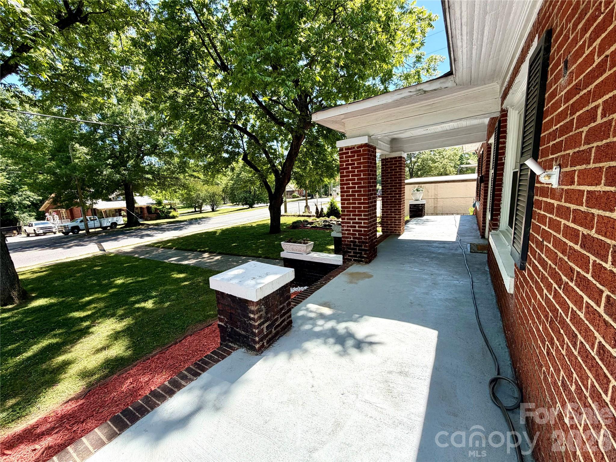 715 E Marion Street — Shelby