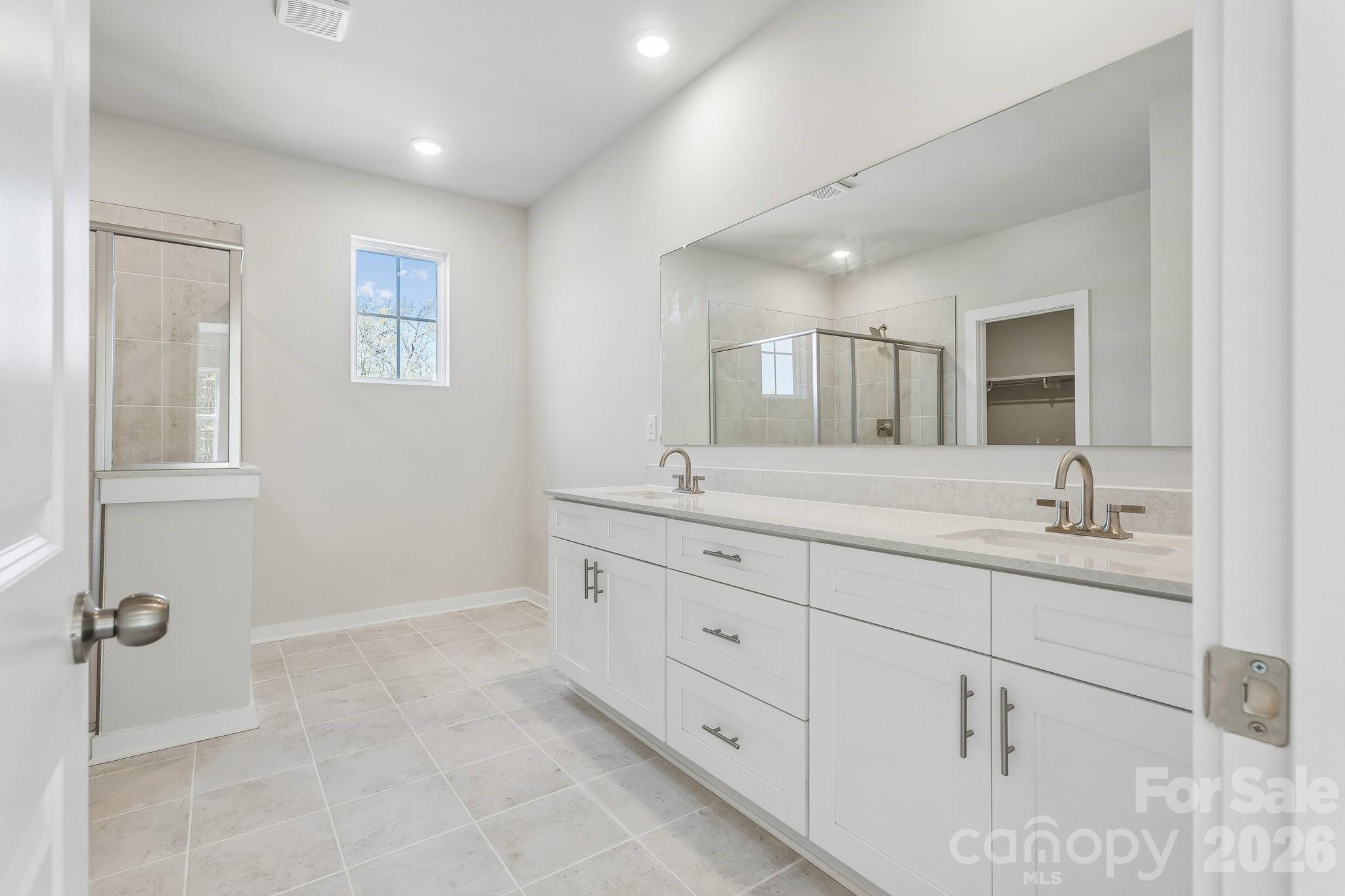 204 E Warfield Drive — Mooresville