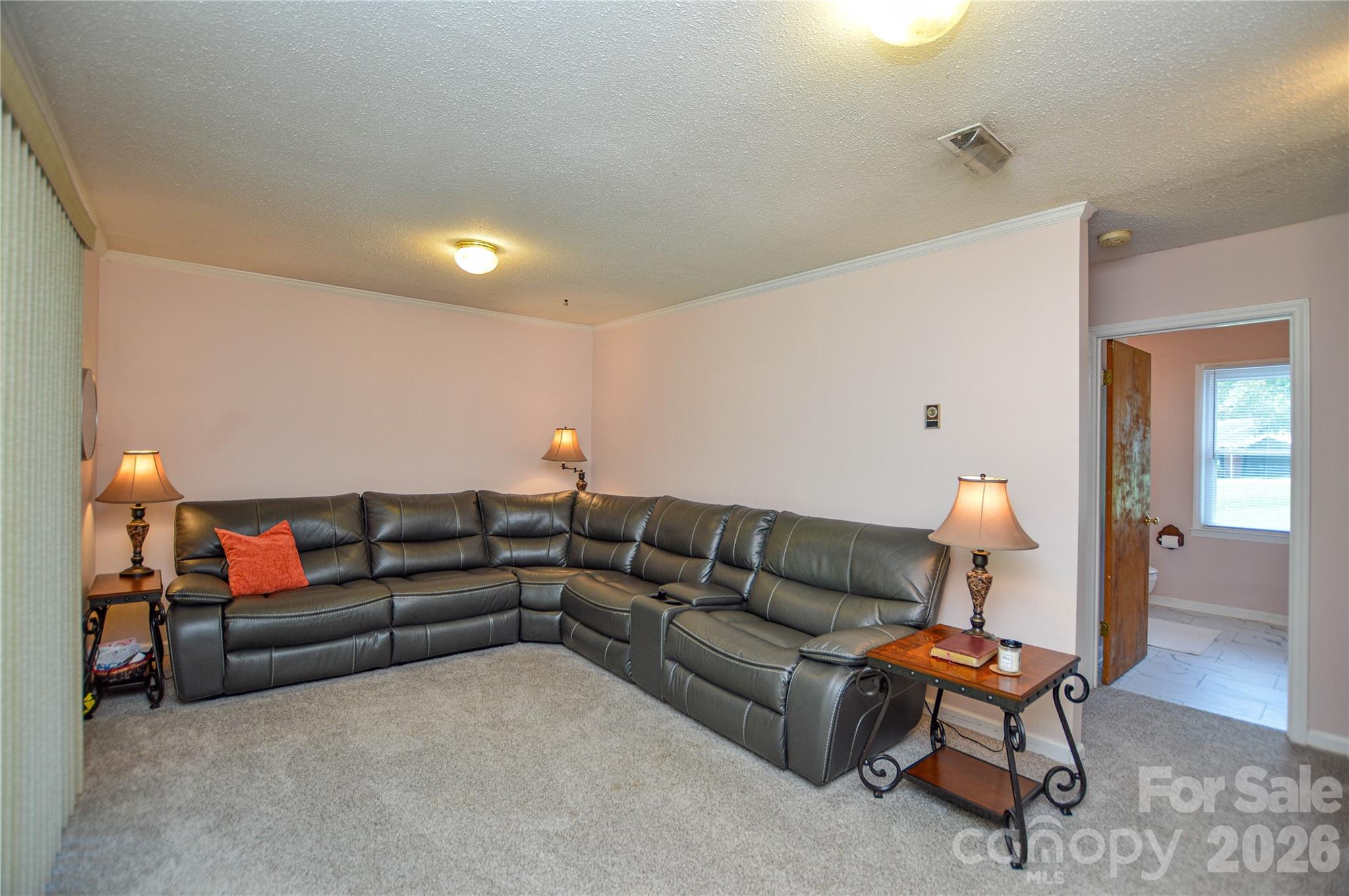 518 Vinecrest Drive — Matthews